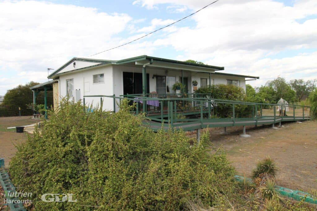29 Conran Street, Capella QLD 4723, Capella - Thumbnail 3