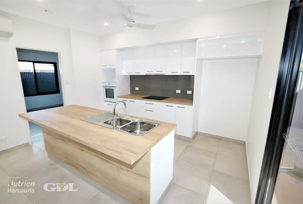 6 Bradshaw Crescent, KATHERINE NT 0850, Katherine - Thumbnail 2