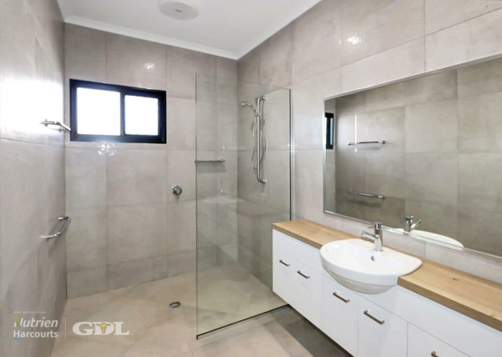 6 Bradshaw Crescent, KATHERINE NT 0850, Katherine - Thumbnail 3