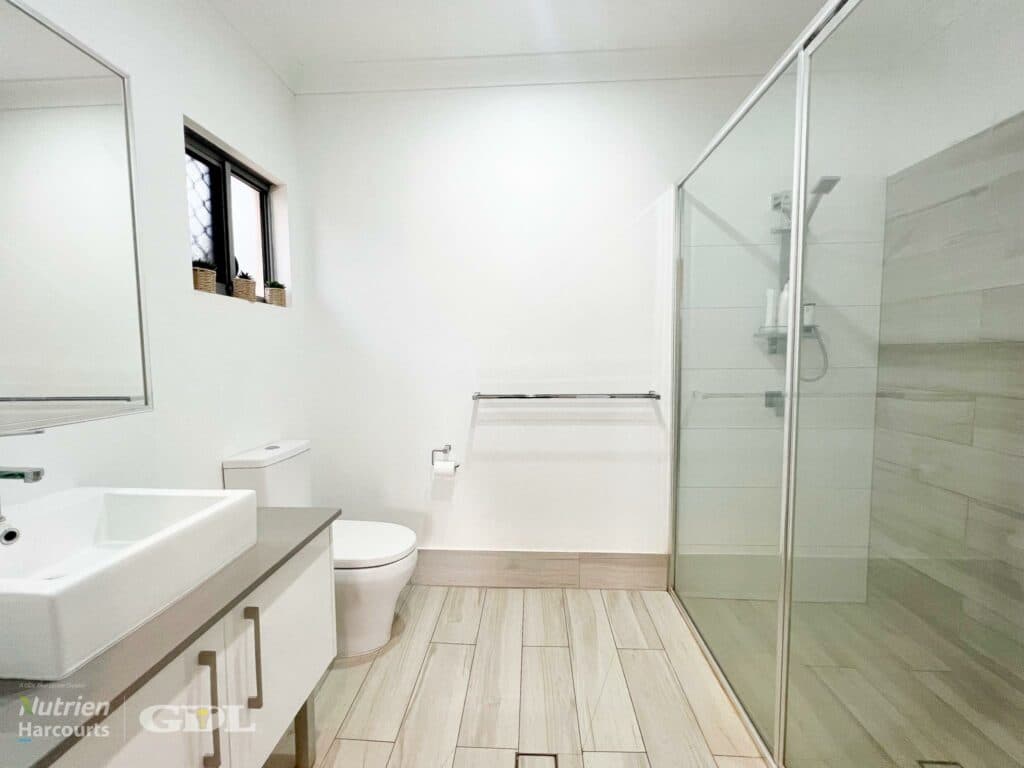 10 Bradshaw Crescent, KATHERINE NT 0850, Katherine - Thumbnail 3