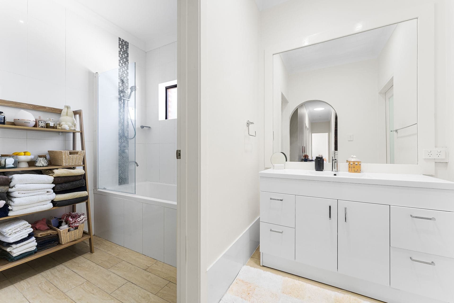 276 Lakedge Avenue, Berkeley Vale, Berkeley Vale - Thumbnail 6