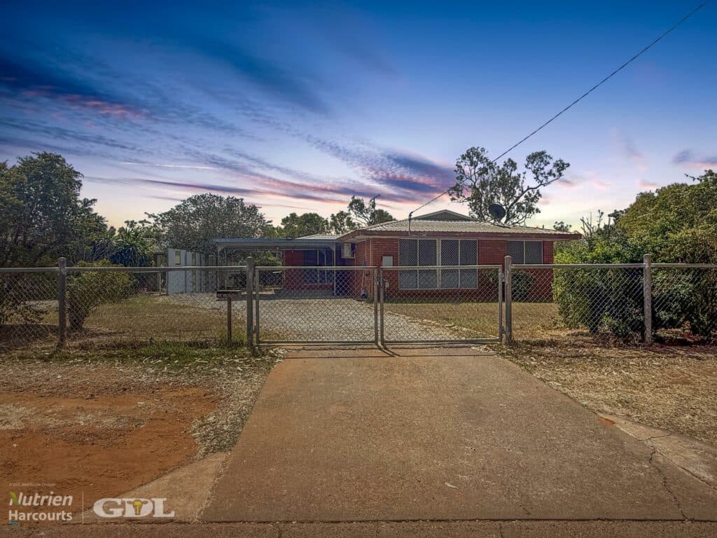 33 Holtze Crescent, KATHERINE NT 0850, Katherine - Thumbnail 2