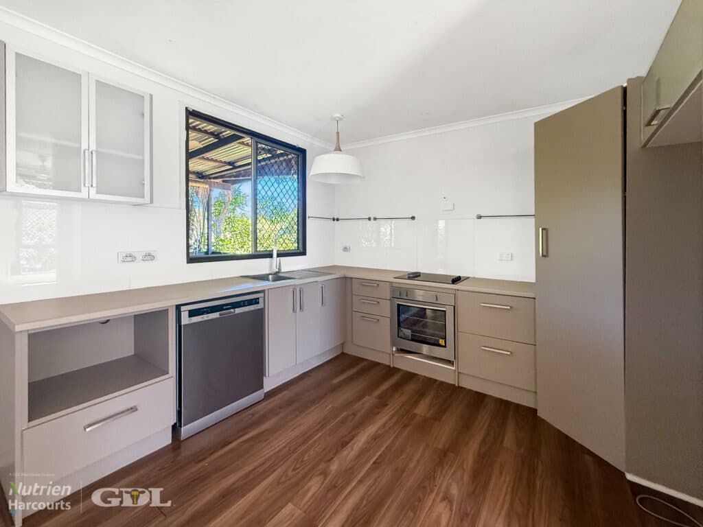 30 Cox Crescent, KATHERINE NT 0850, Katherine - Thumbnail 3