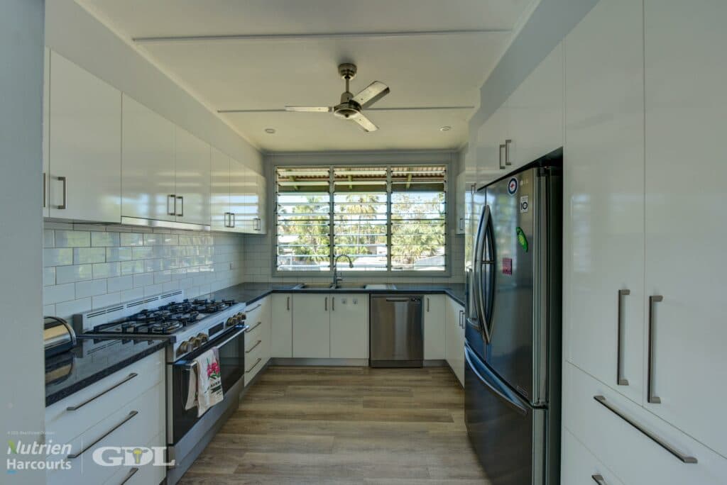 12 Stutterd Street, KATHERINE NT 0850, Katherine - Thumbnail 2
