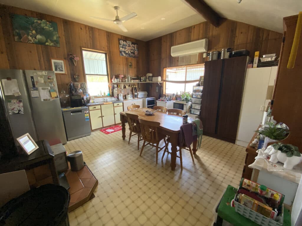Nightingale Street, MILES QLD 4415, Miles - Thumbnail 7