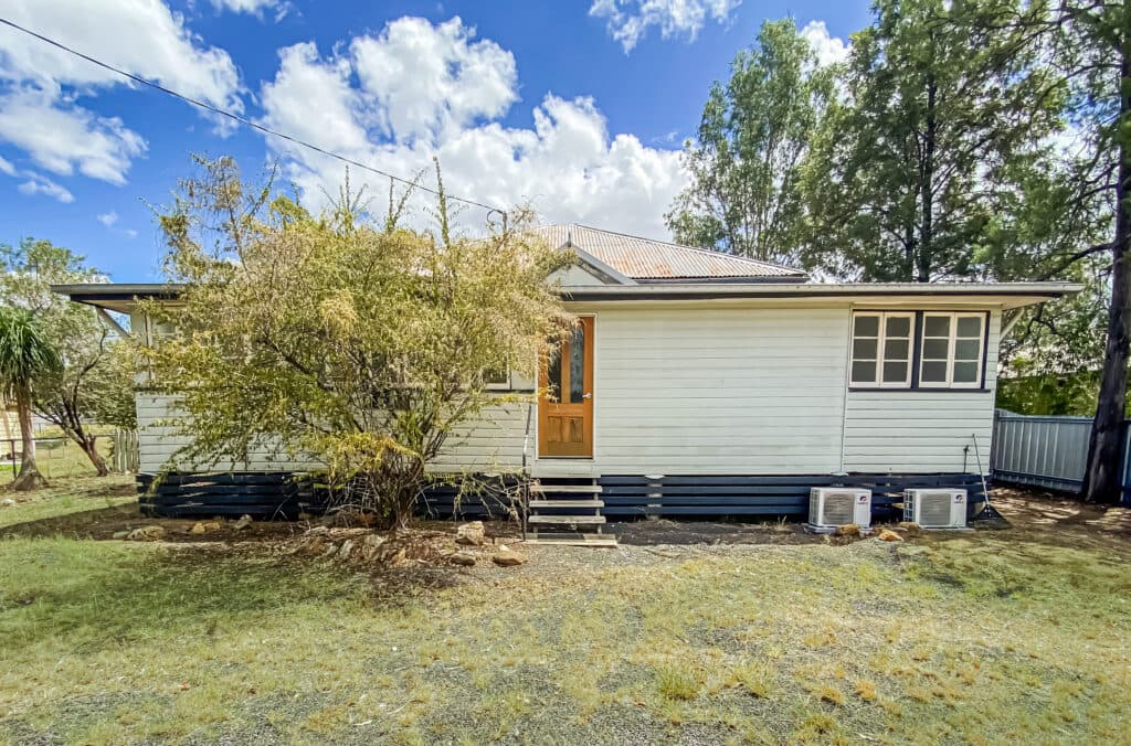 87 Marian Street, MILES QLD 4415, Miles - Thumbnail 2