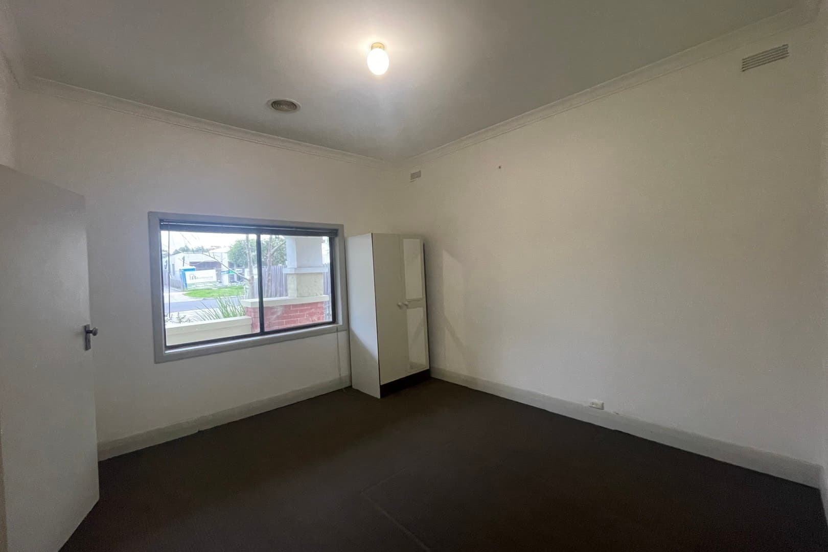 31 Harbury Street, Reservoir, VIC 3073, Reservoir - Thumbnail 2