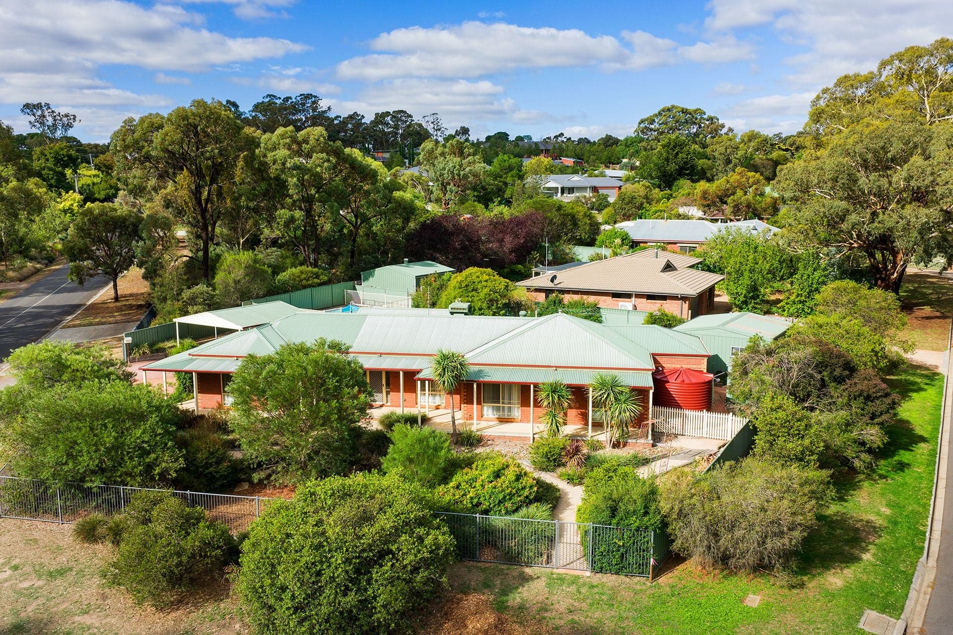 16 Gaffney Street, Castlemaine - Thumbnail 2
