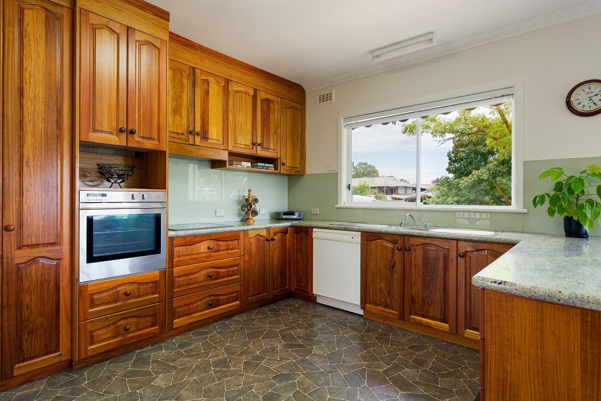 24 MacLise Street, Castlemaine - Thumbnail 8