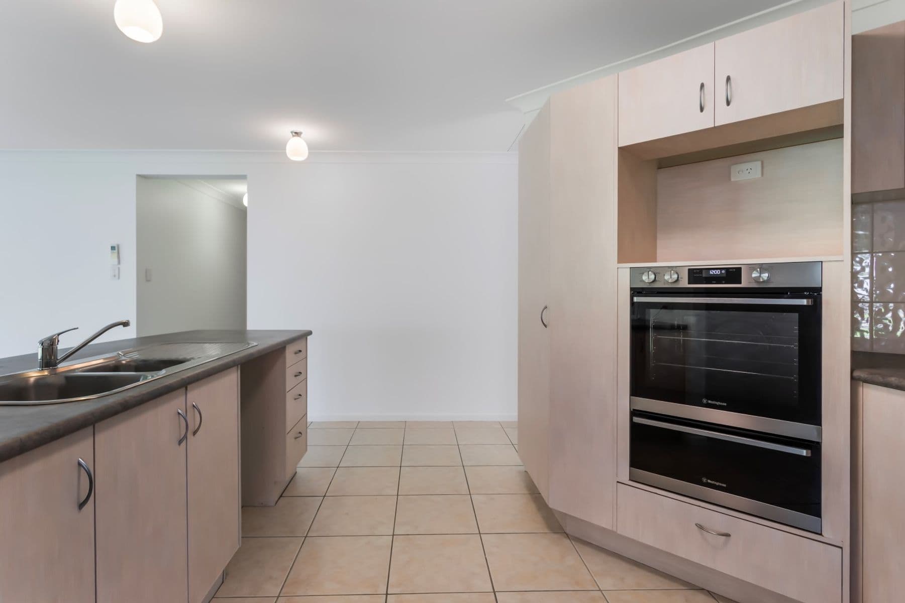 13 Regency Grove, Flinders View QLD 4305, Flinders View - Thumbnail 7