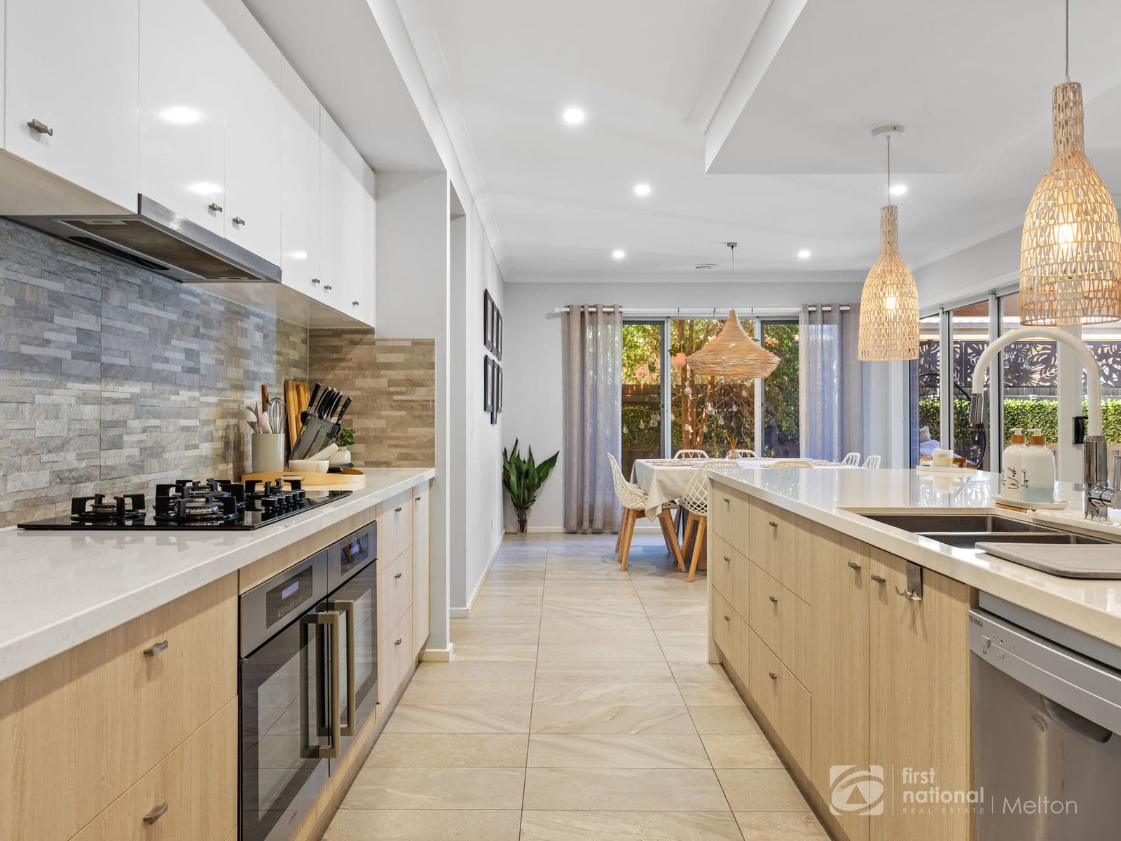 28 Woodlea Boulevard, Aintree VIC 3336, Aintree - Thumbnail 2