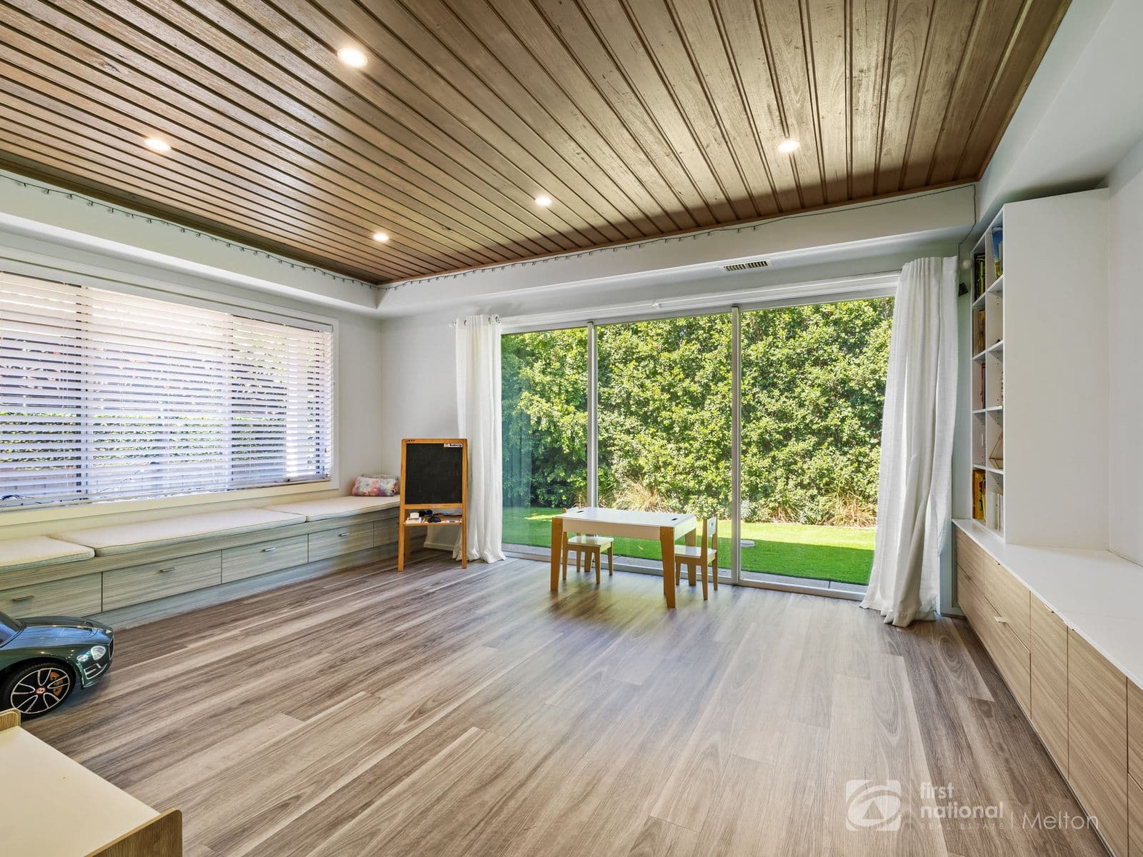 28 Woodlea Boulevard, Aintree VIC 3336, Aintree - Thumbnail 3
