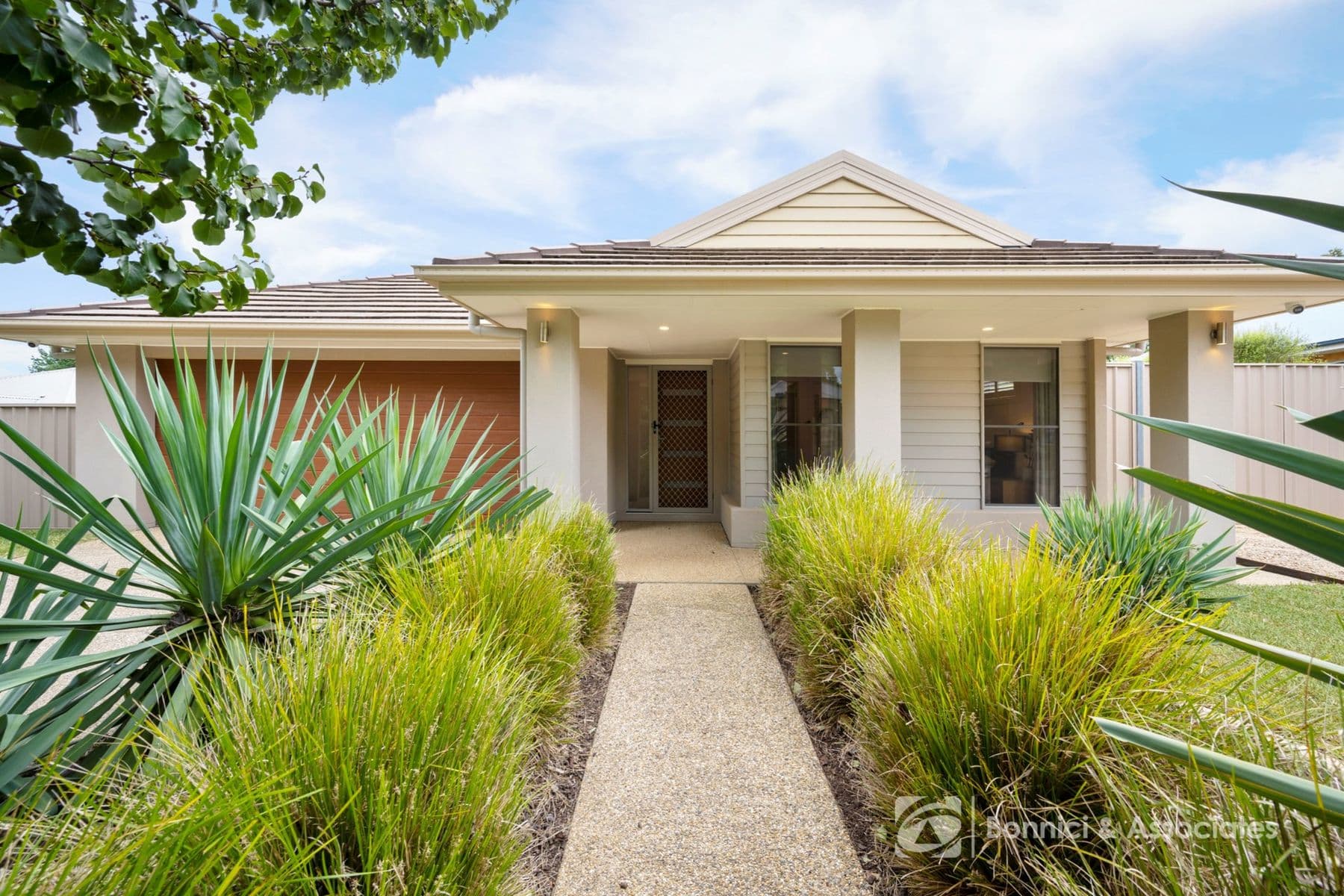 9 Mossgrove Way, Beechworth VIC 3747, Beechworth - Image 1