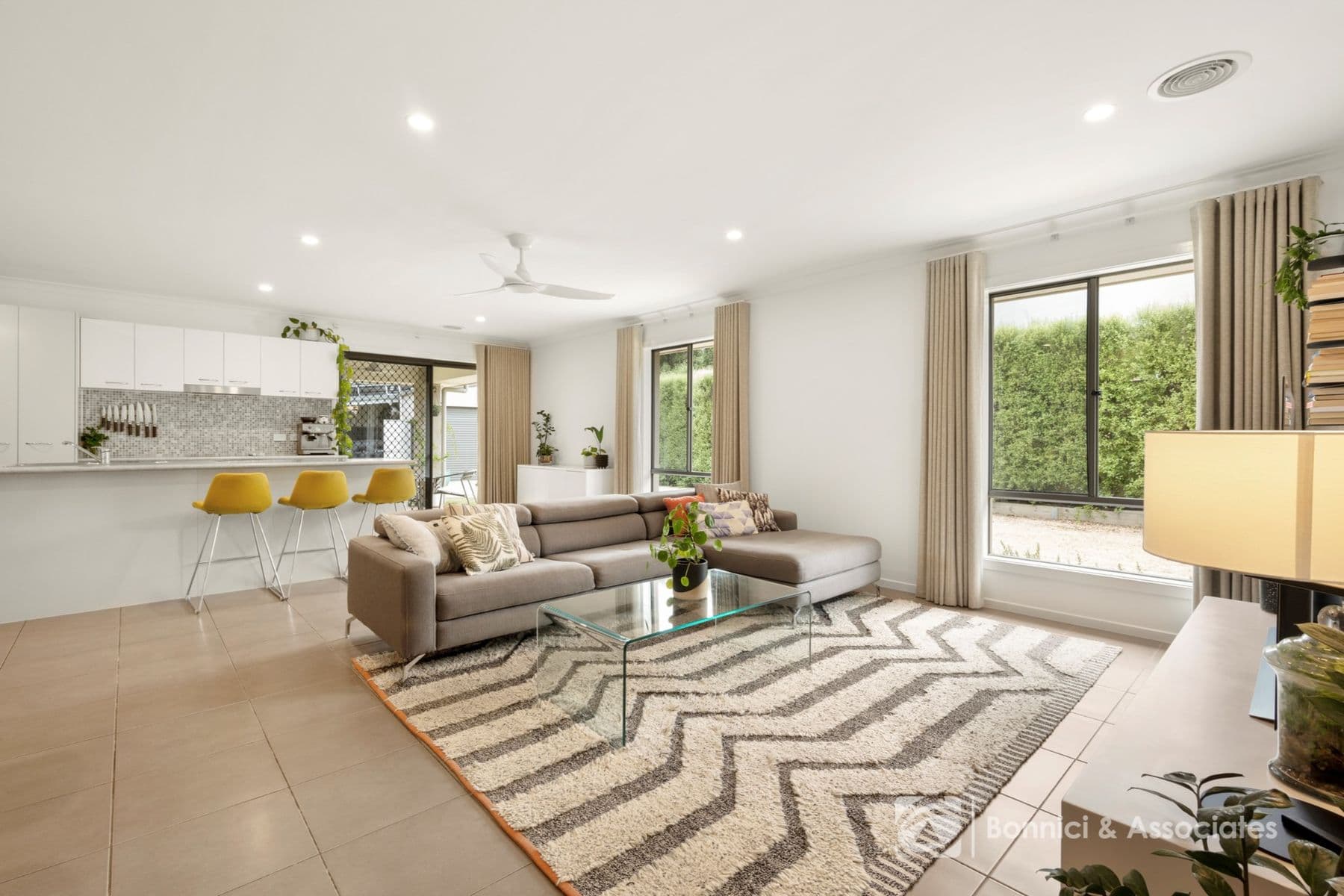 9 Mossgrove Way, Beechworth VIC 3747, Beechworth - Thumbnail 2