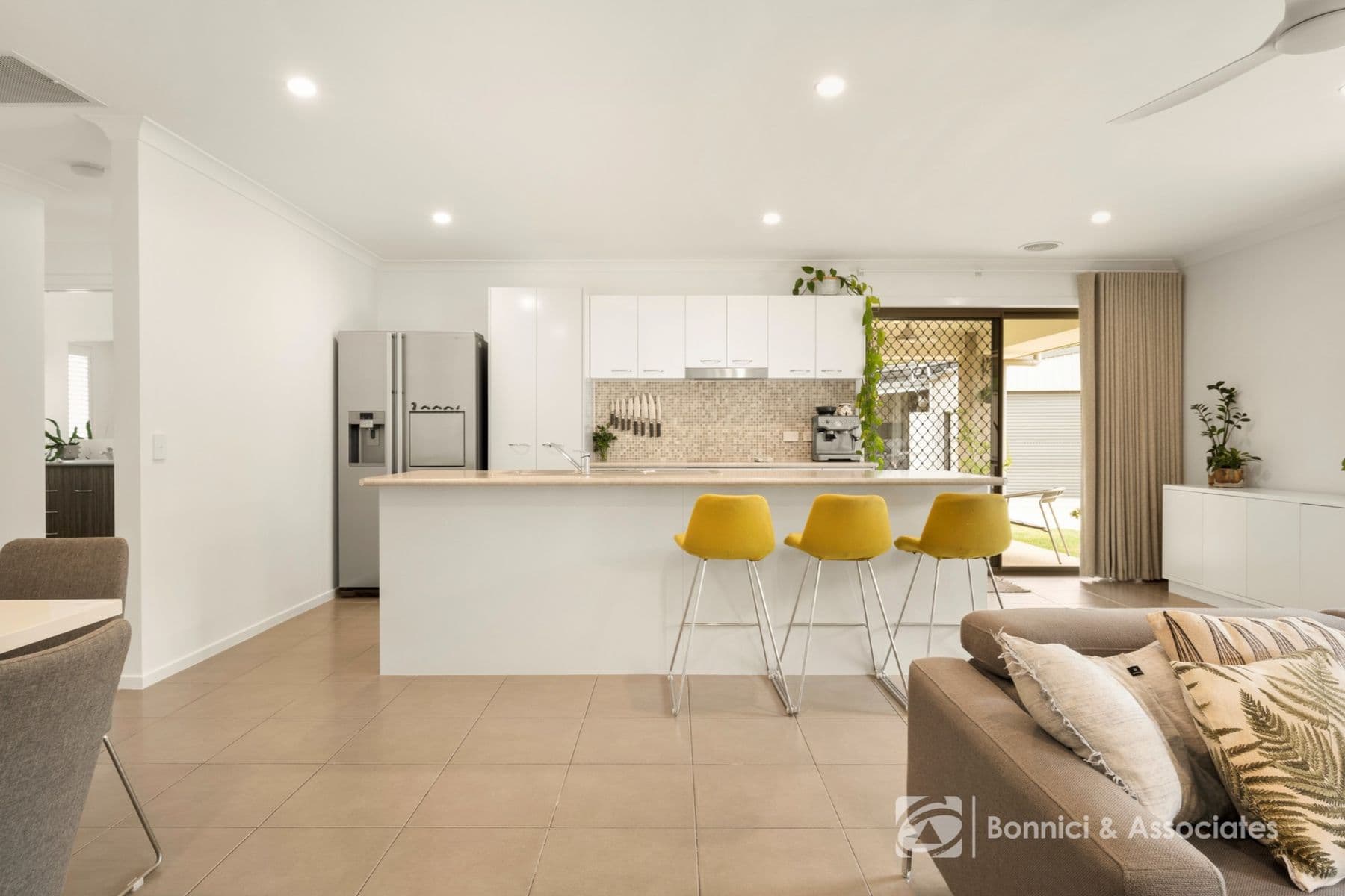 9 Mossgrove Way, Beechworth VIC 3747, Beechworth - Thumbnail 3
