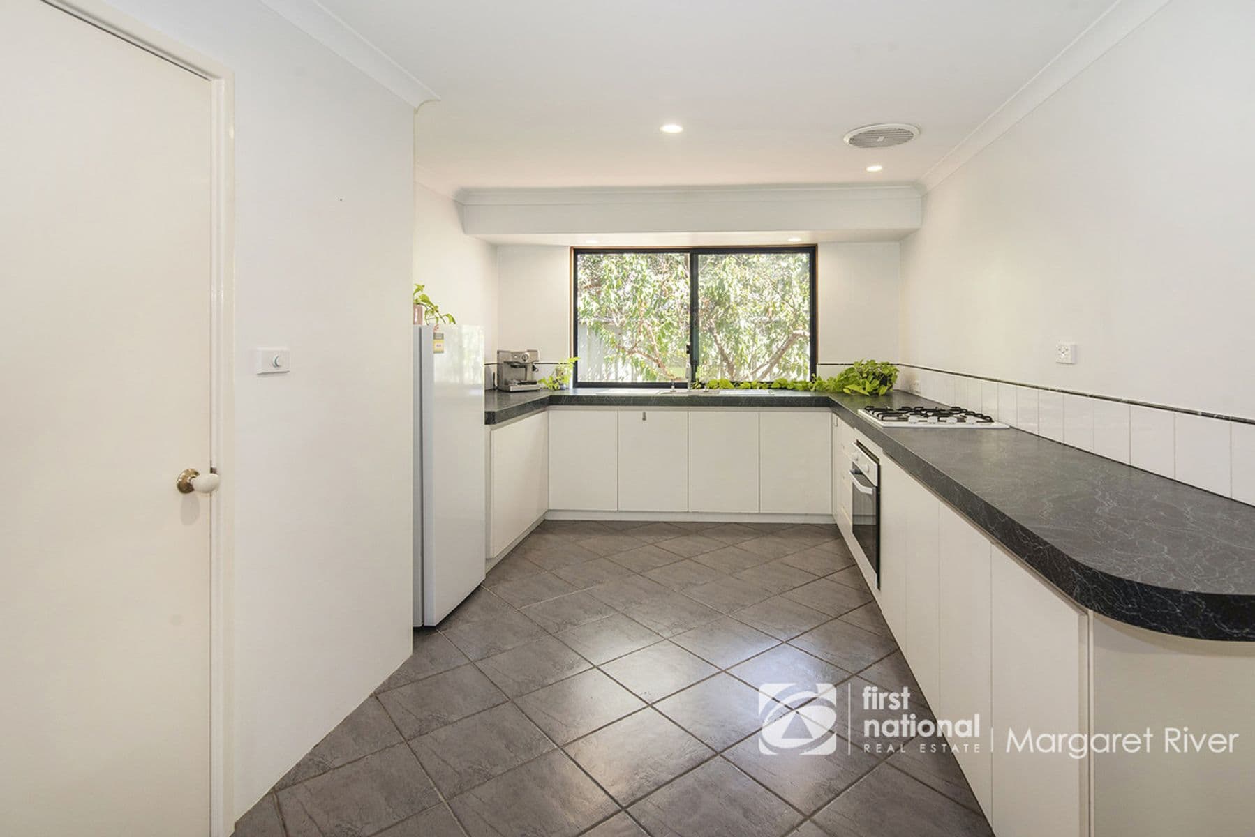 4 Beech Drive, Margaret River WA 6285, Margaret River - Thumbnail 5