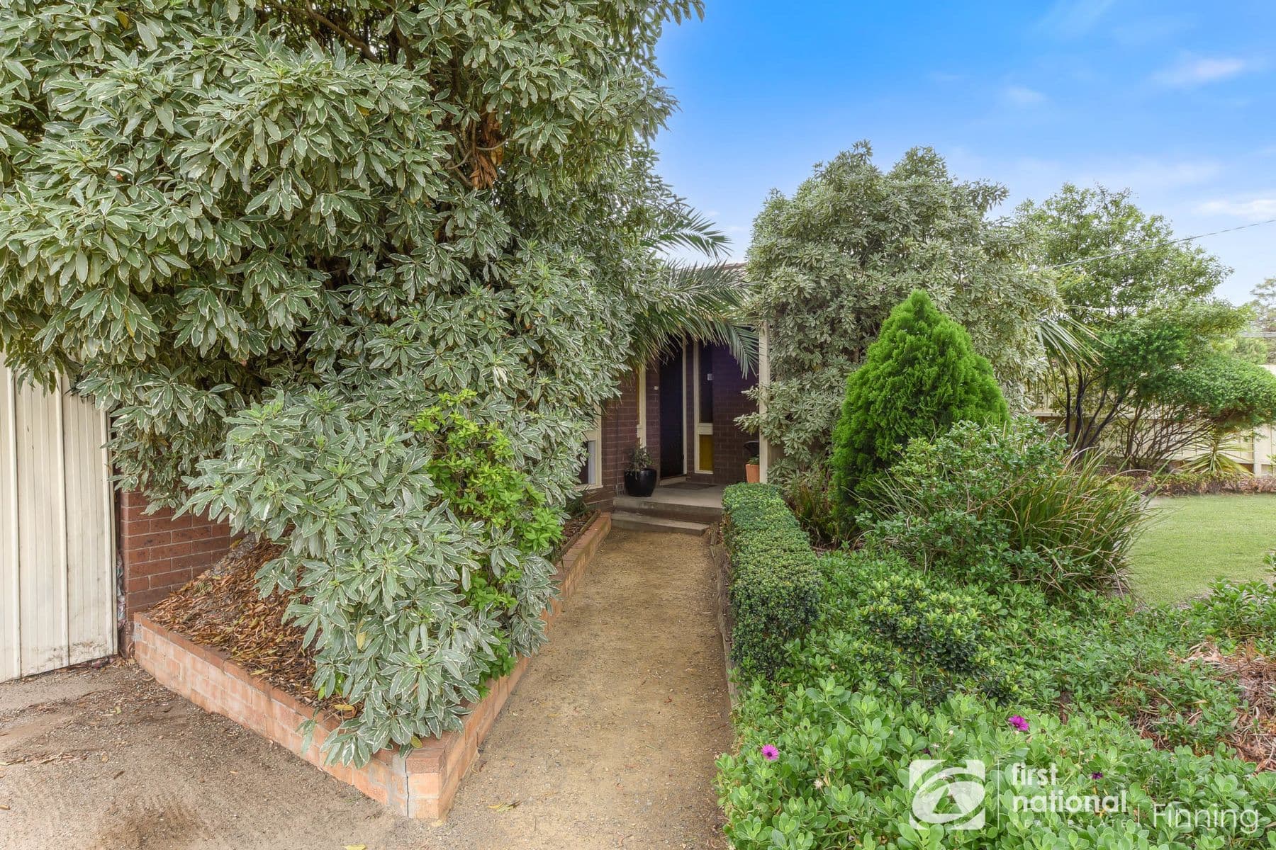 10 Wallace Road, Cranbourne VIC 3977, Cranbourne - Thumbnail 2