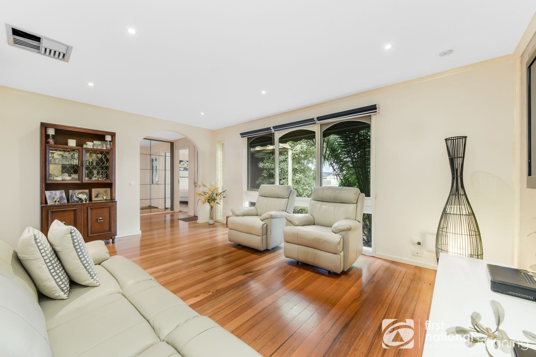 10 Wallace Road, Cranbourne VIC 3977, Cranbourne - Thumbnail 3