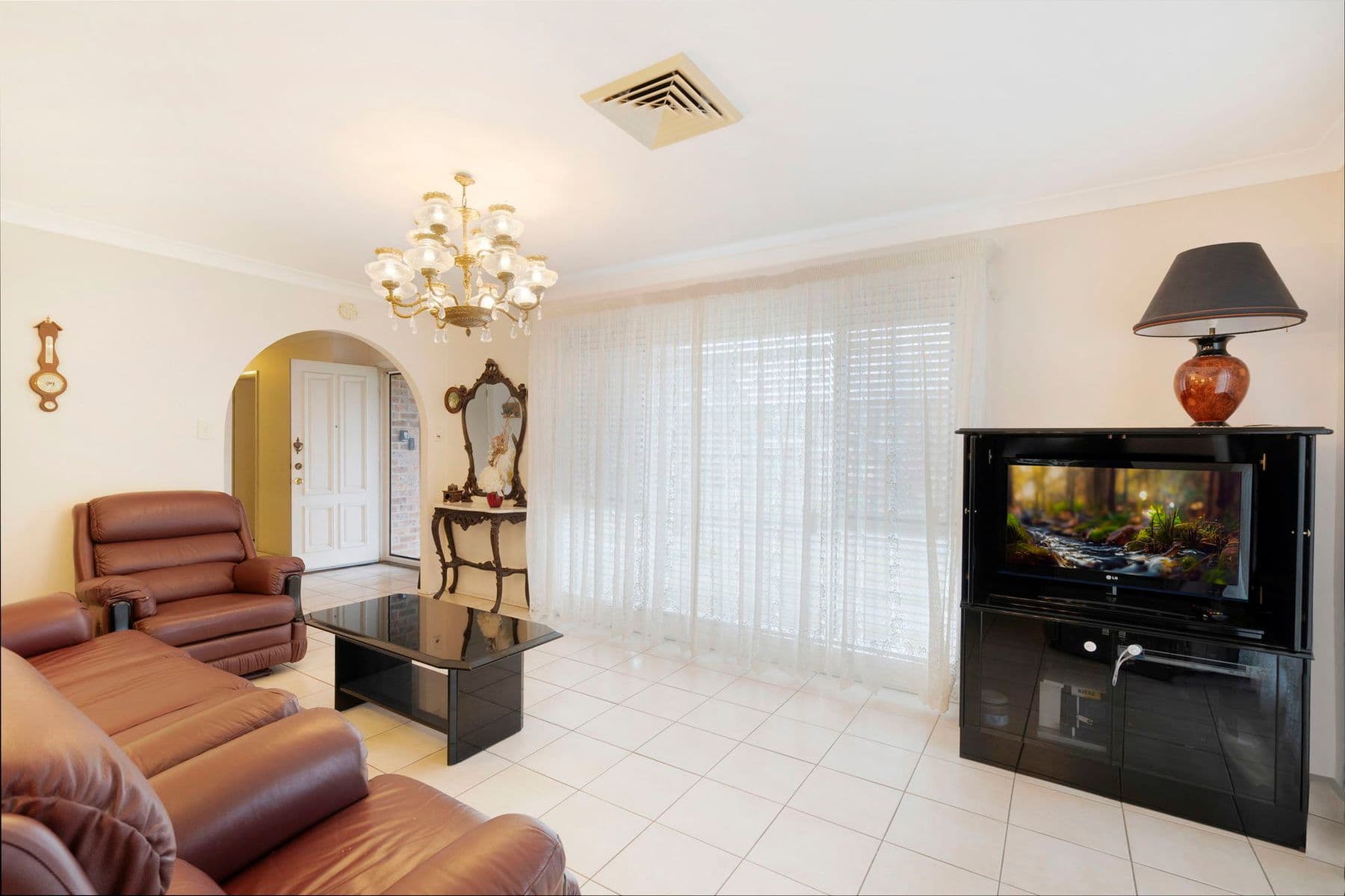 1 Glading Close, Lake Haven NSW 2263, Lake Haven - Thumbnail 4