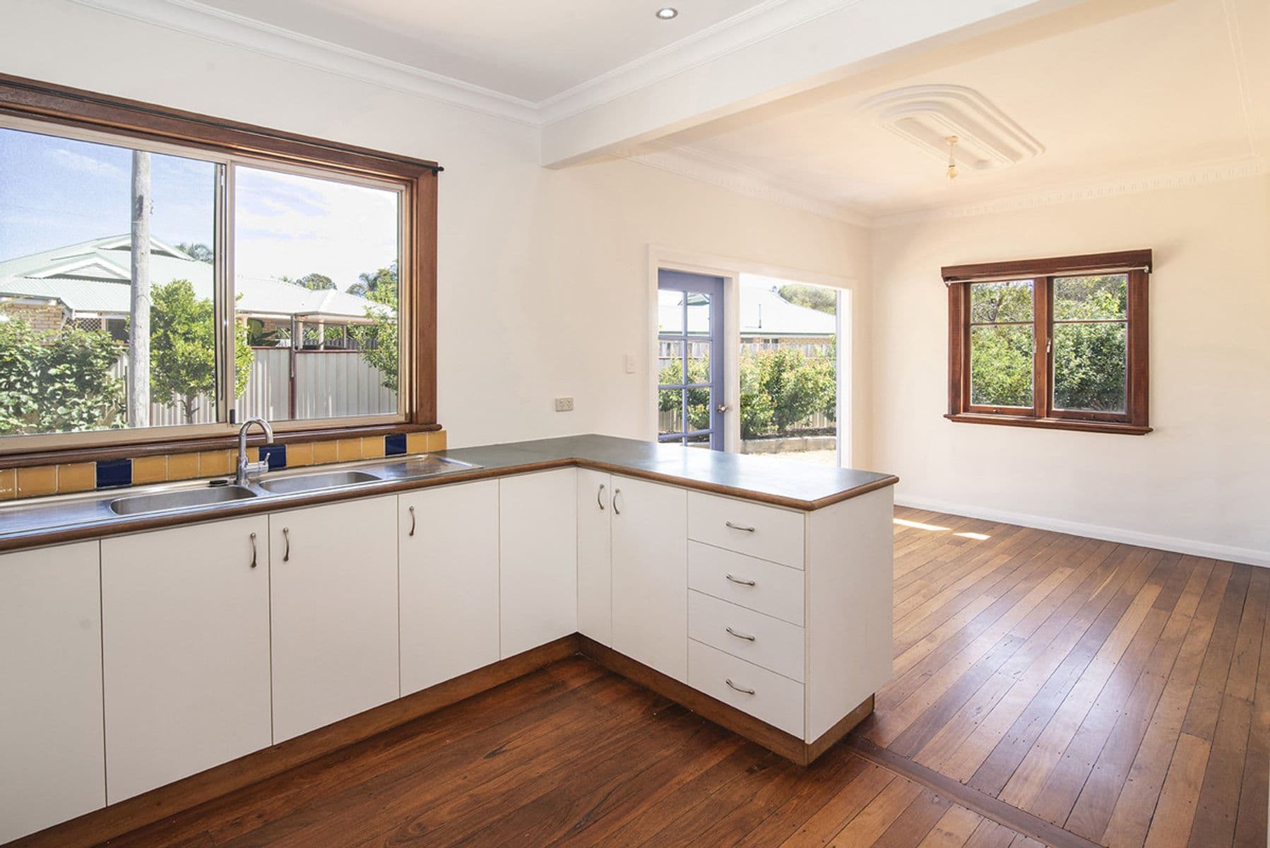 8 Elm Court, Margaret River WA 6285, Margaret River - Thumbnail 2