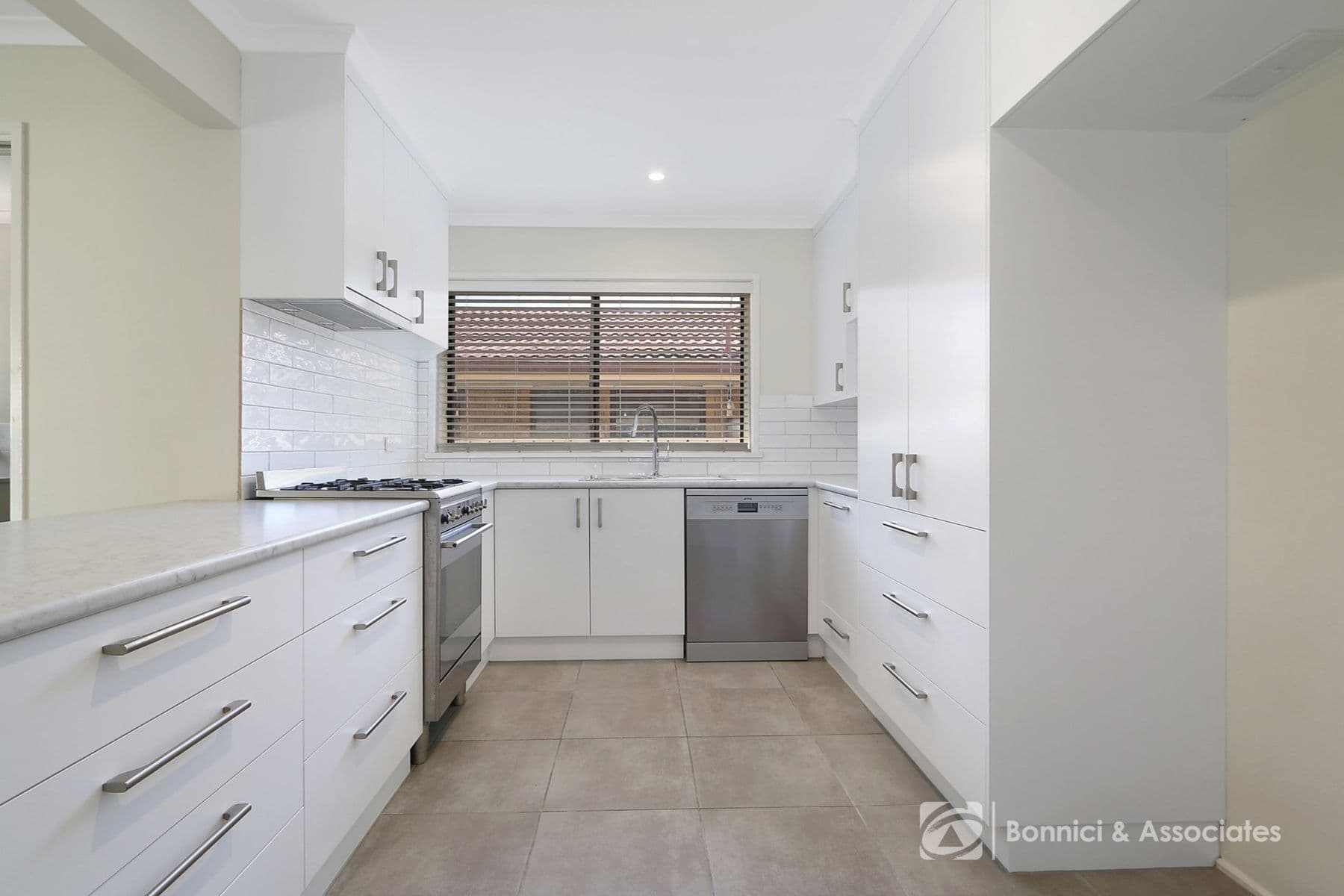 12 Wiltshire Crescent, Wodonga VIC 3690, Wodonga - Thumbnail 3