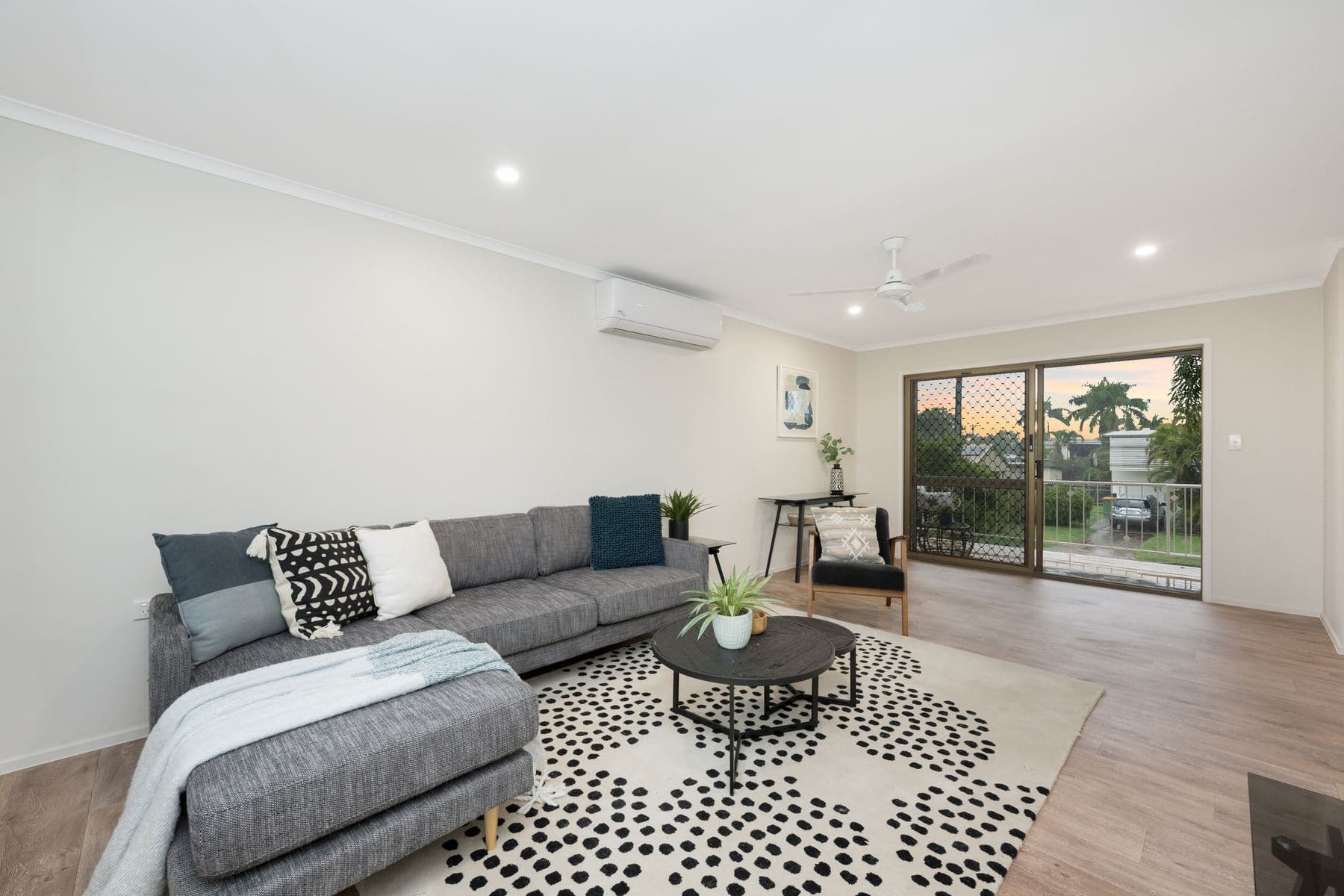 17 Buchanan Street, Mount Louisa, QLD 4814, Mount Louisa - Thumbnail 2
