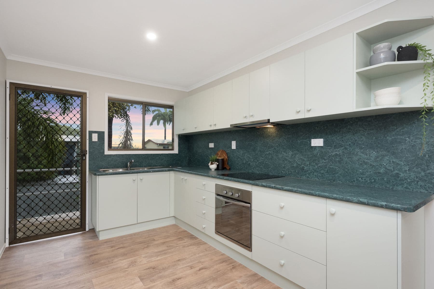 17 Buchanan Street, Mount Louisa, QLD 4814, Mount Louisa - Thumbnail 4