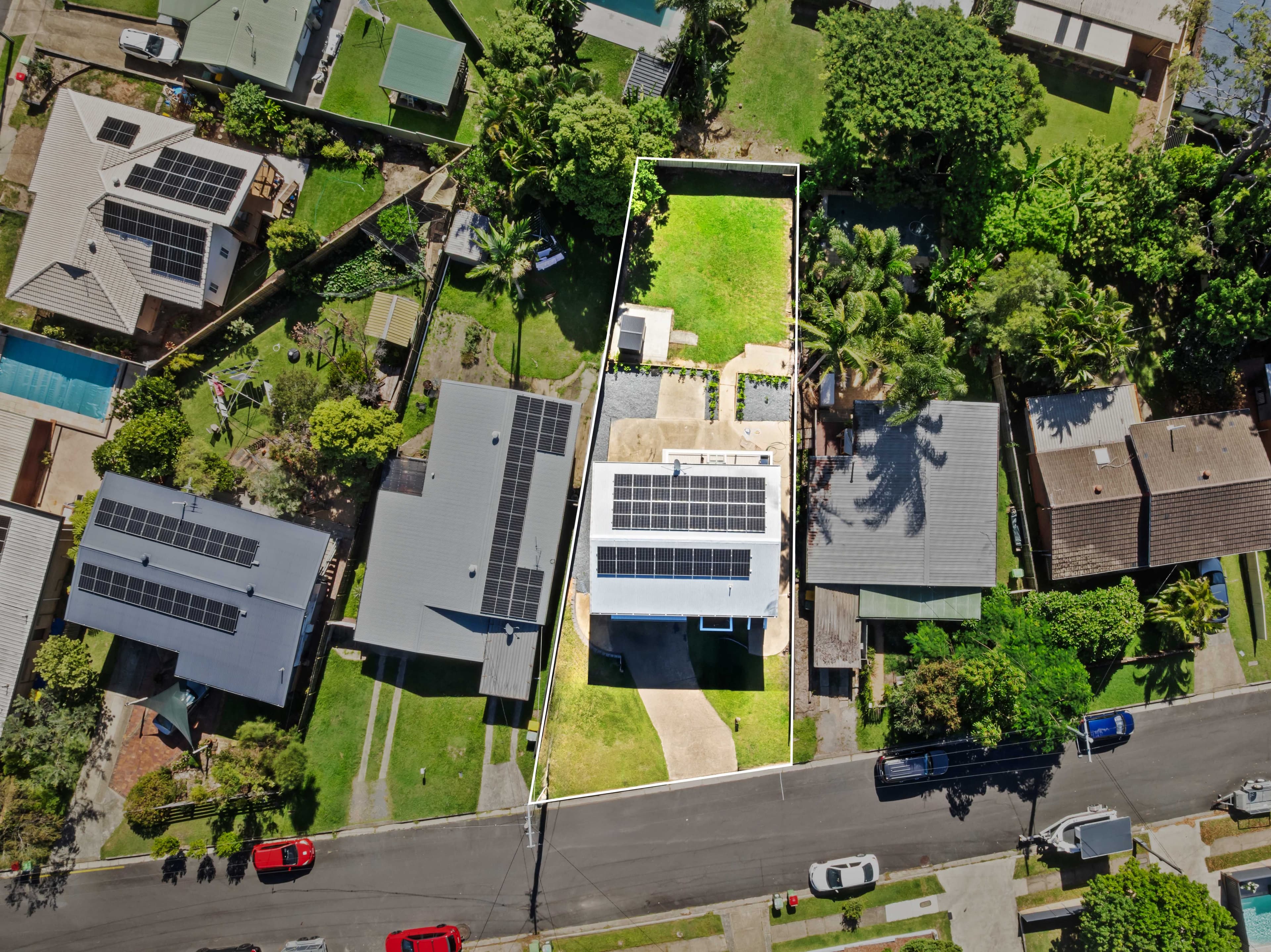 11 Sibyl Street, Southport QLD 4215, Southport - Thumbnail 3
