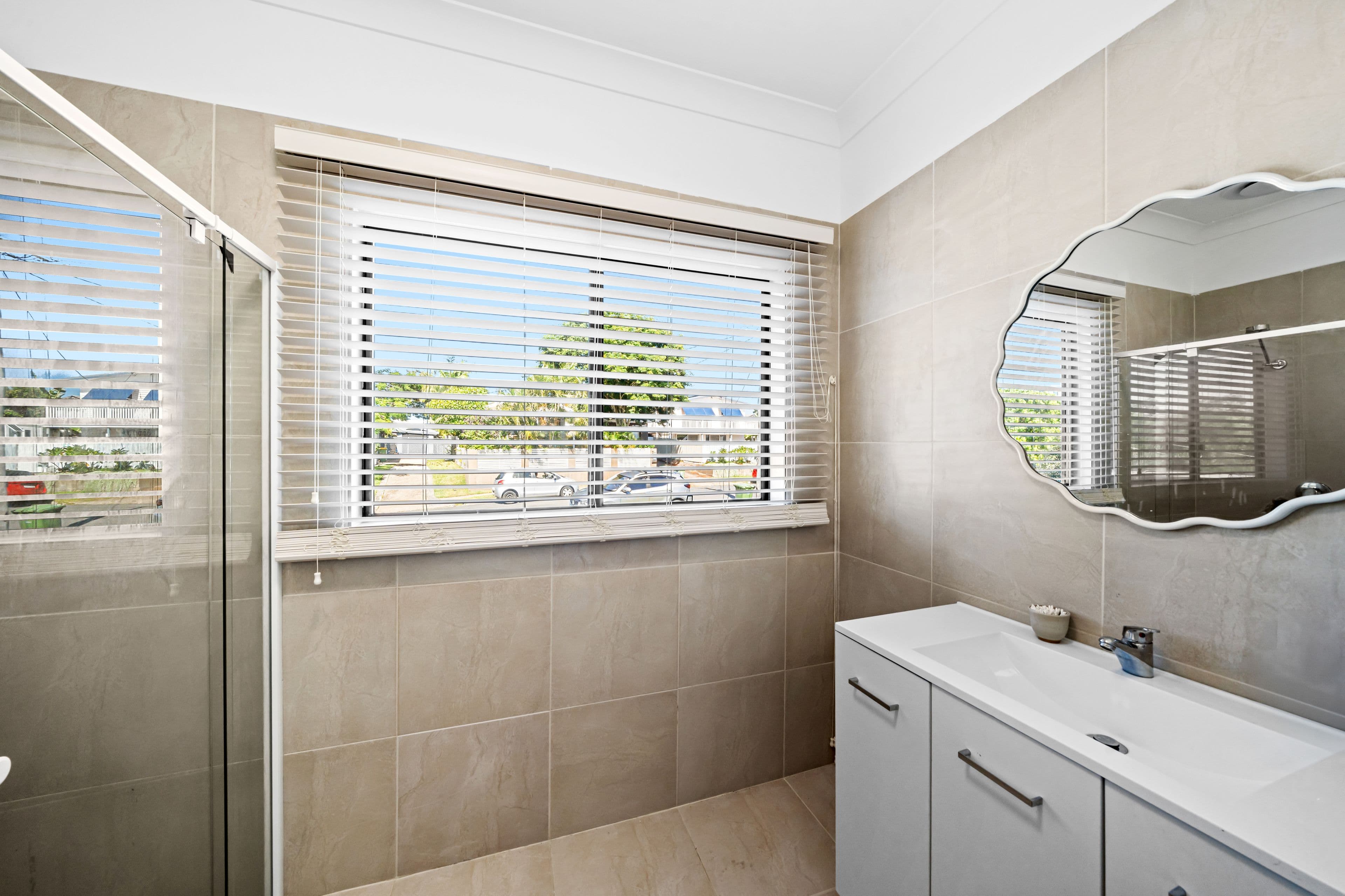 11 Sibyl Street, Southport QLD 4215, Southport - Thumbnail 8
