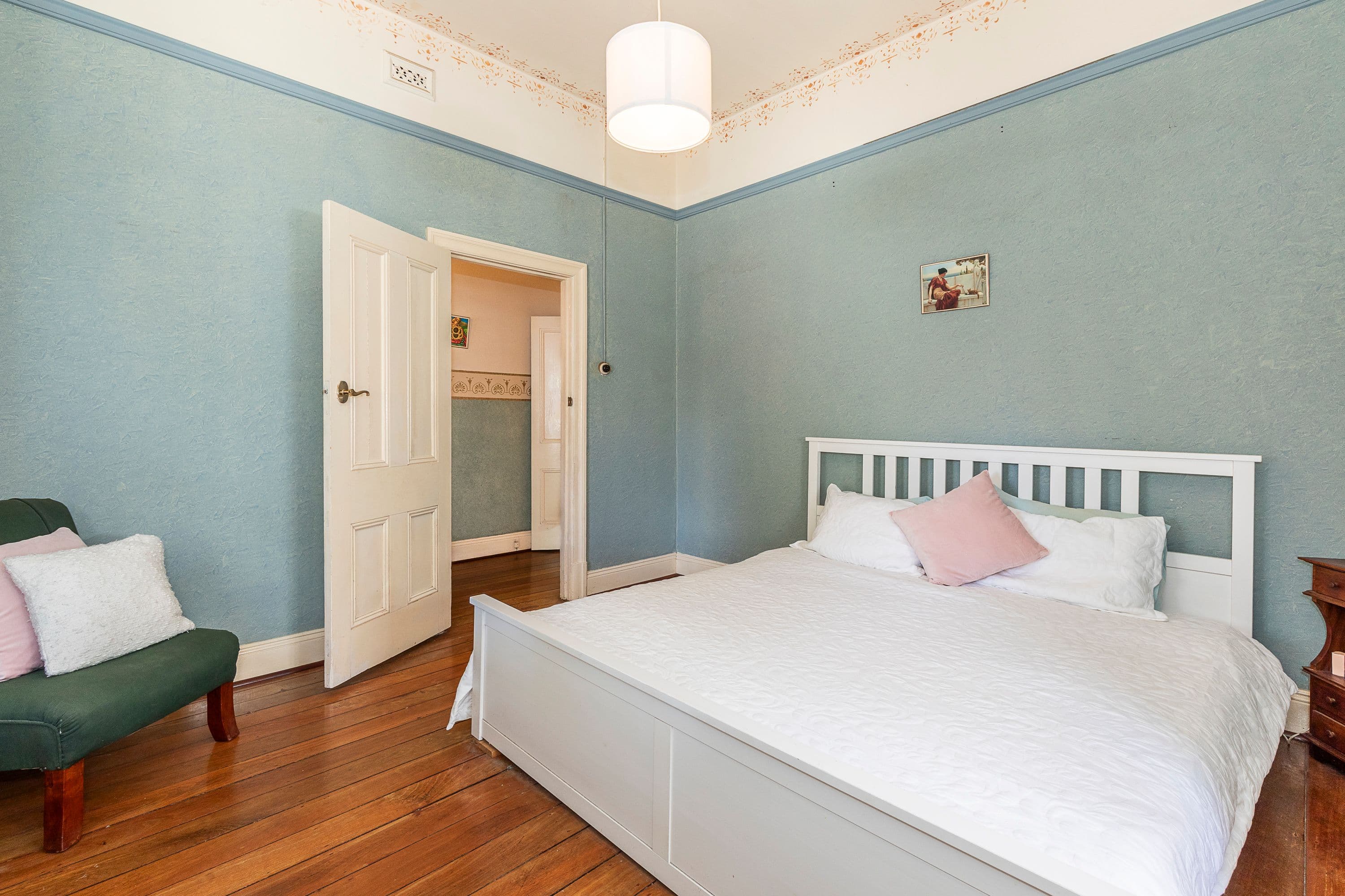 12 Edinboro Street, Mount Hawthorn WA 6016, Mount Hawthorn - Thumbnail 3