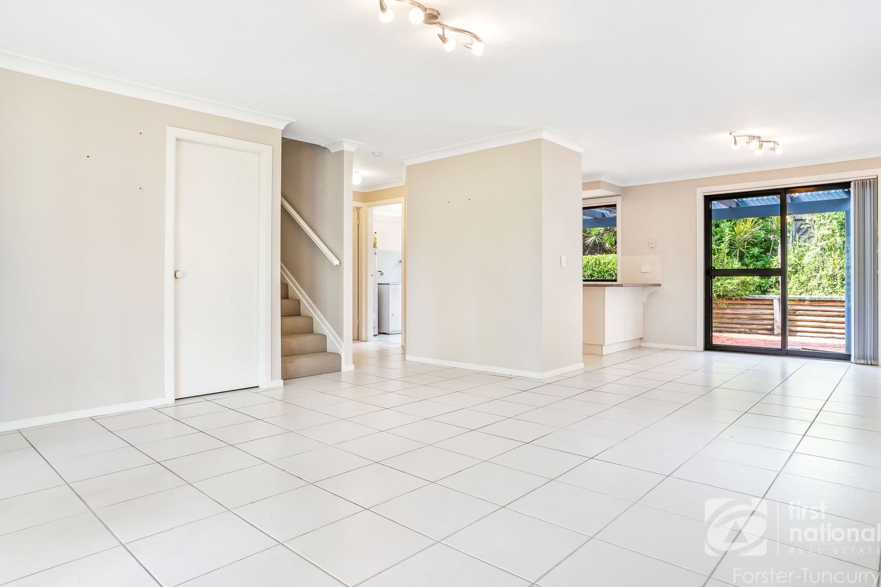 15/2 James Foster Drive, Black Head NSW 2430, Black Head - Thumbnail 3