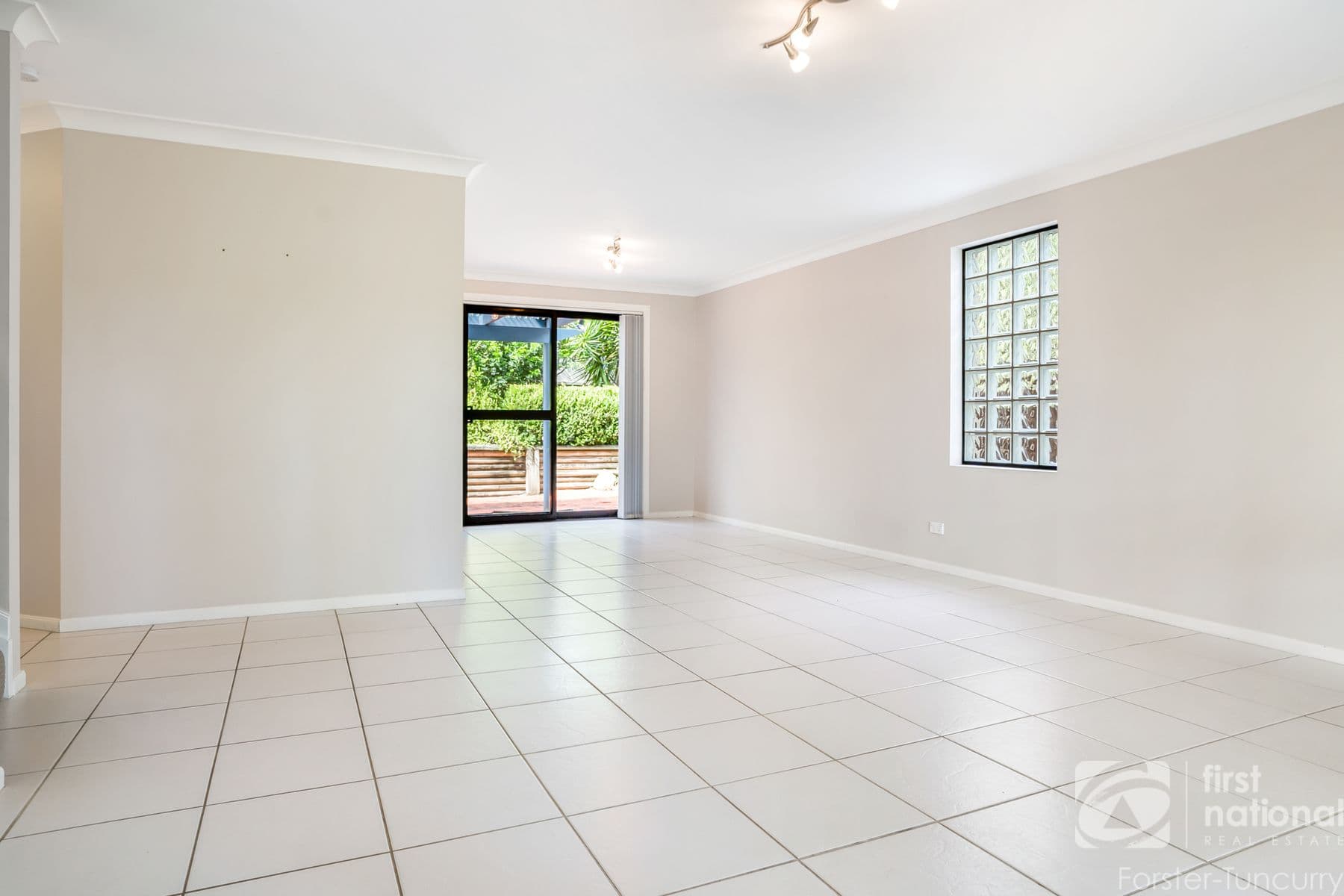 15/2 James Foster Drive, Black Head NSW 2430, Black Head - Thumbnail 4