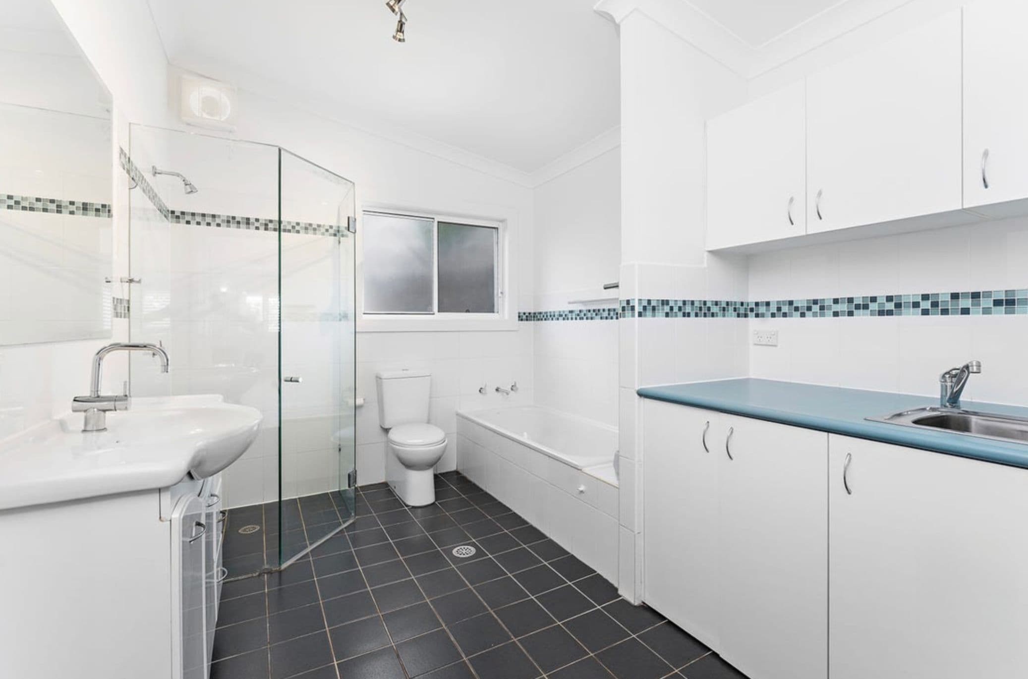 29 The Lookout, Thirroul NSW 2515, Thirroul - Thumbnail 7