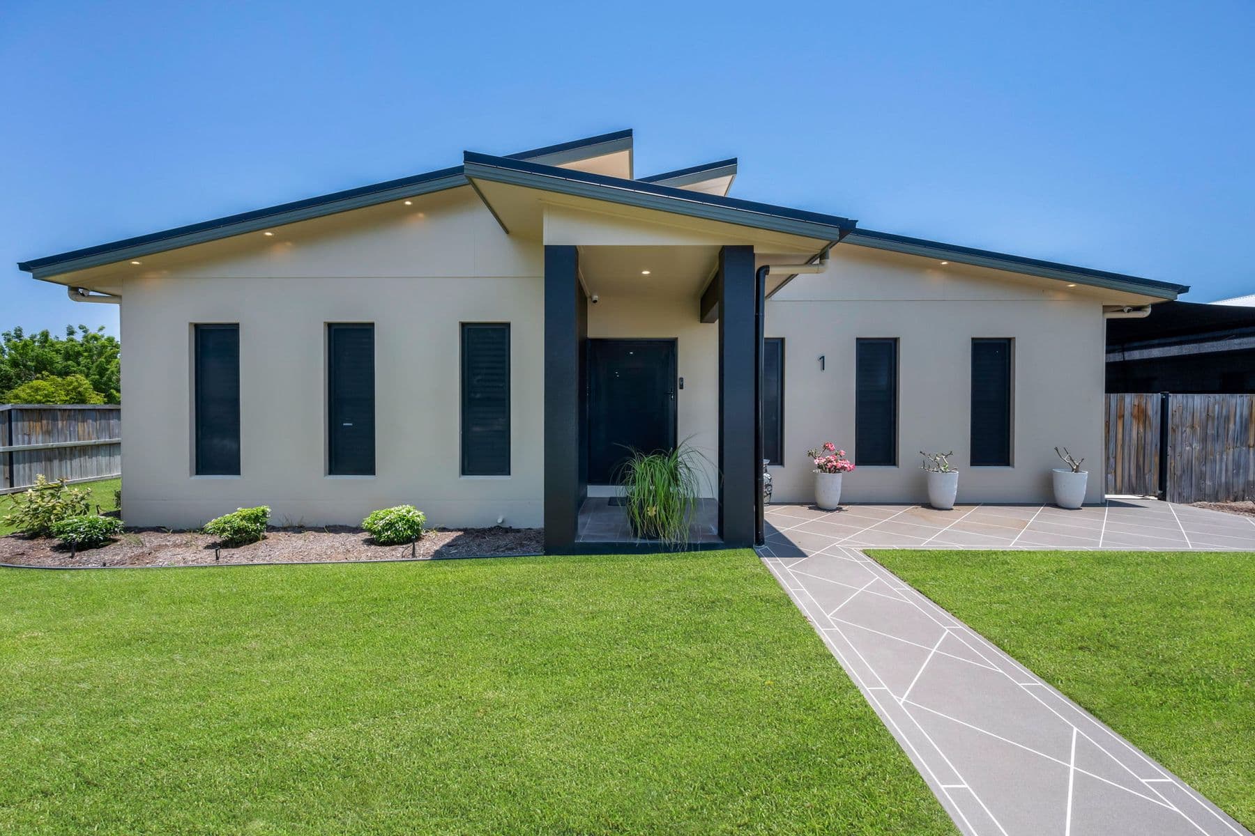 1 Taravale Street, Bohle Plains, QLD 4817, Bohle Plains - Image 1