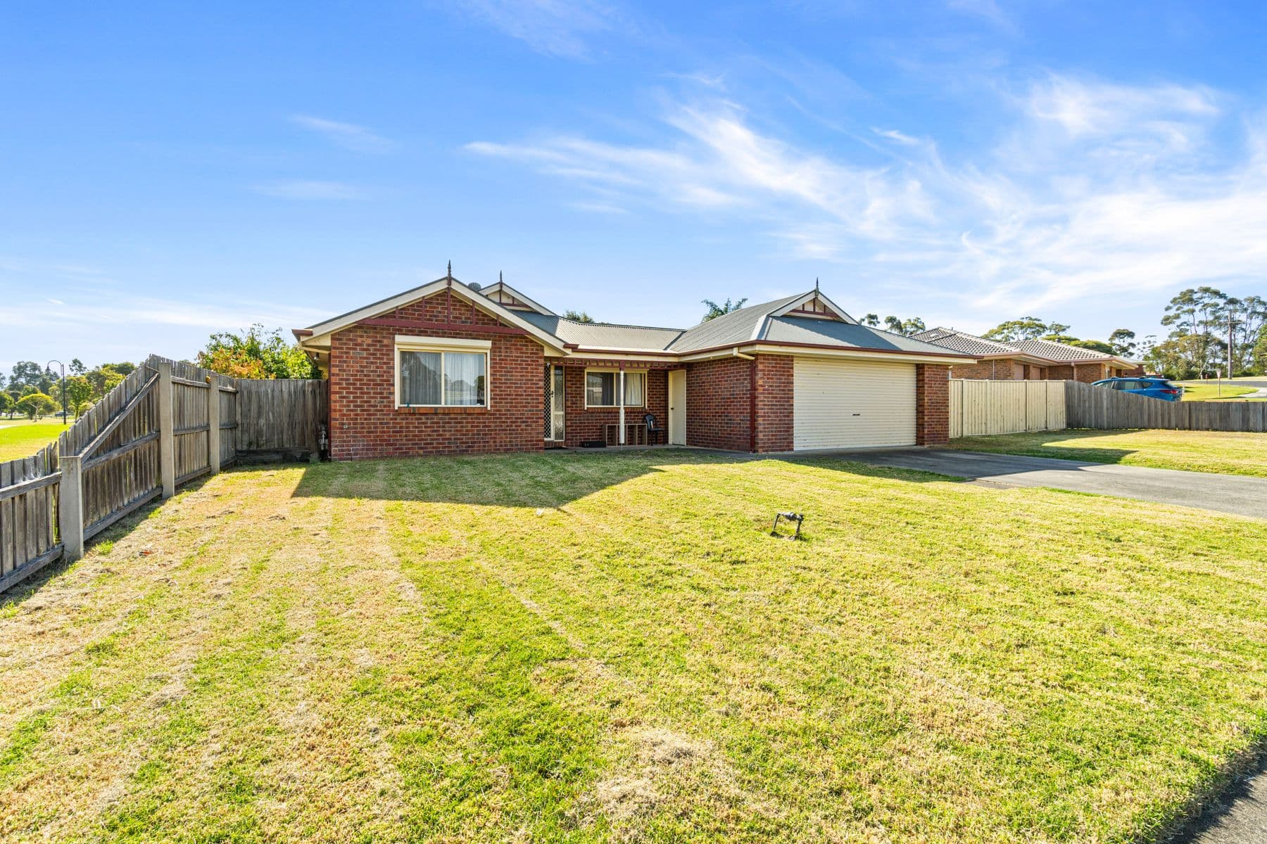 8 Oak Avenue, Traralgon VIC 3844, Traralgon - Thumbnail 2