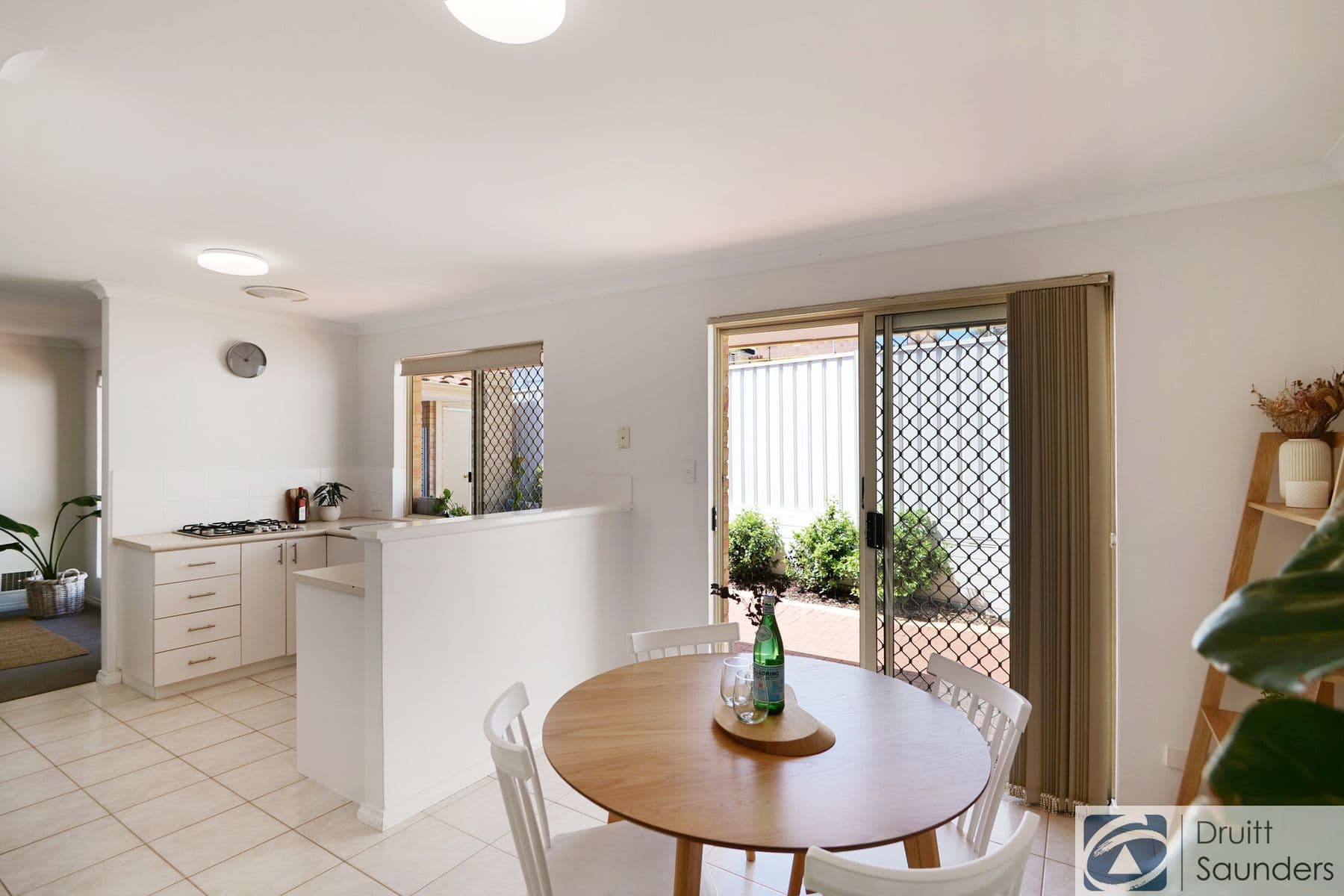 2/35 Drabble Road, Scarborough WA 6019, Scarborough - Thumbnail 2
