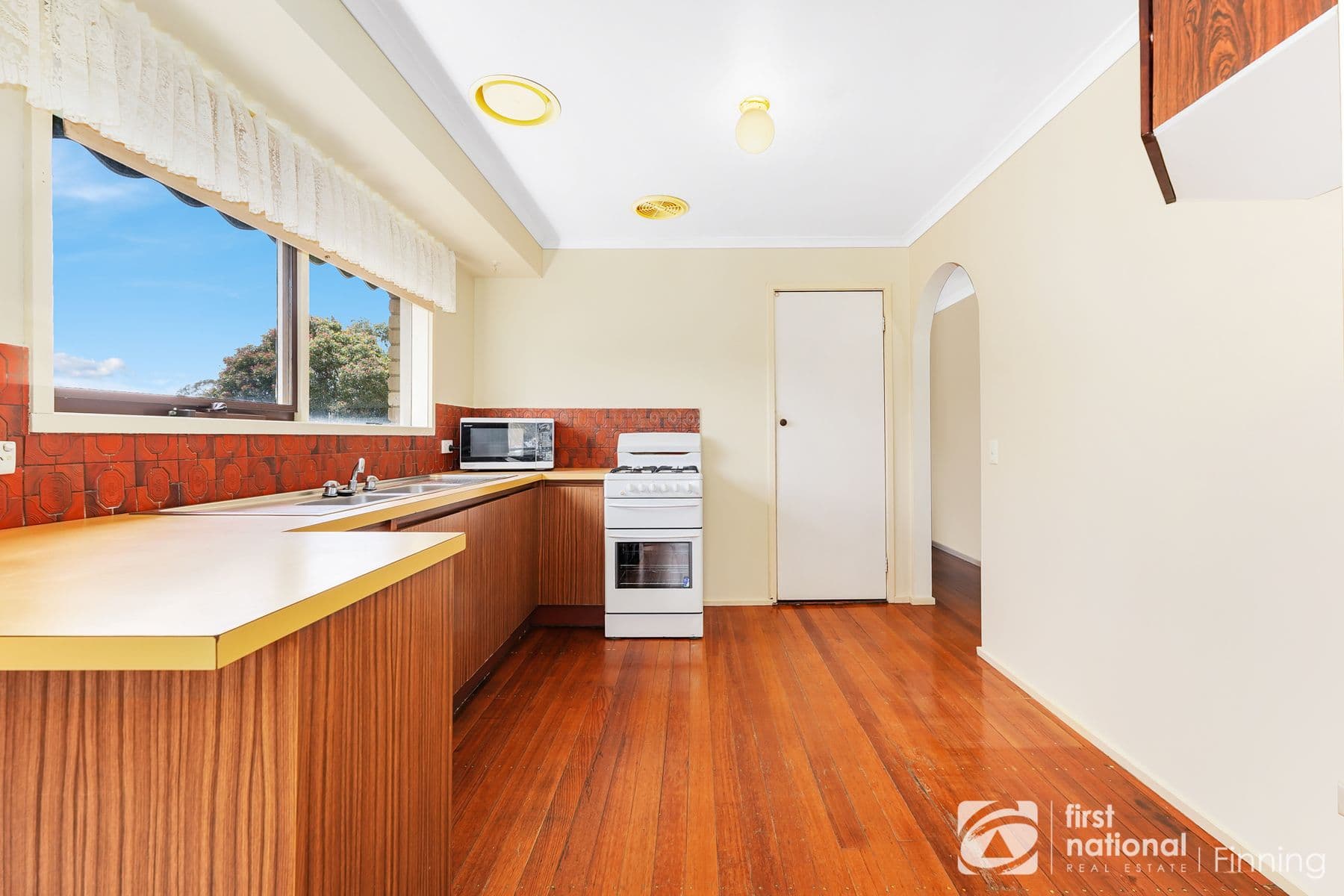 43 Wallace Road, Cranbourne VIC 3977, Cranbourne - Thumbnail 2