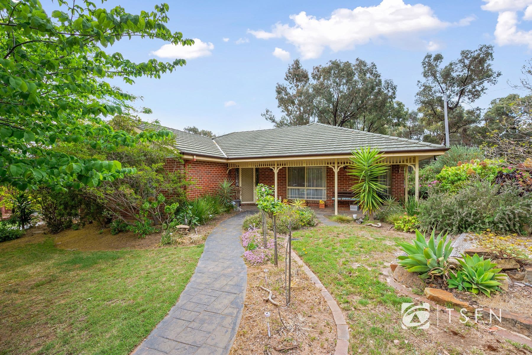 10 Harley Mews, Strathdale VIC 3550, Strathdale - Image 1