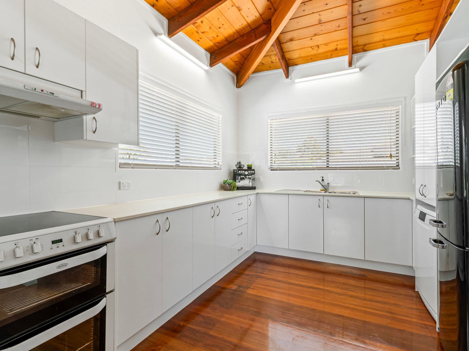 37 Stradbroke Street, Redland Bay QLD 4165, Redland Bay - Thumbnail 7