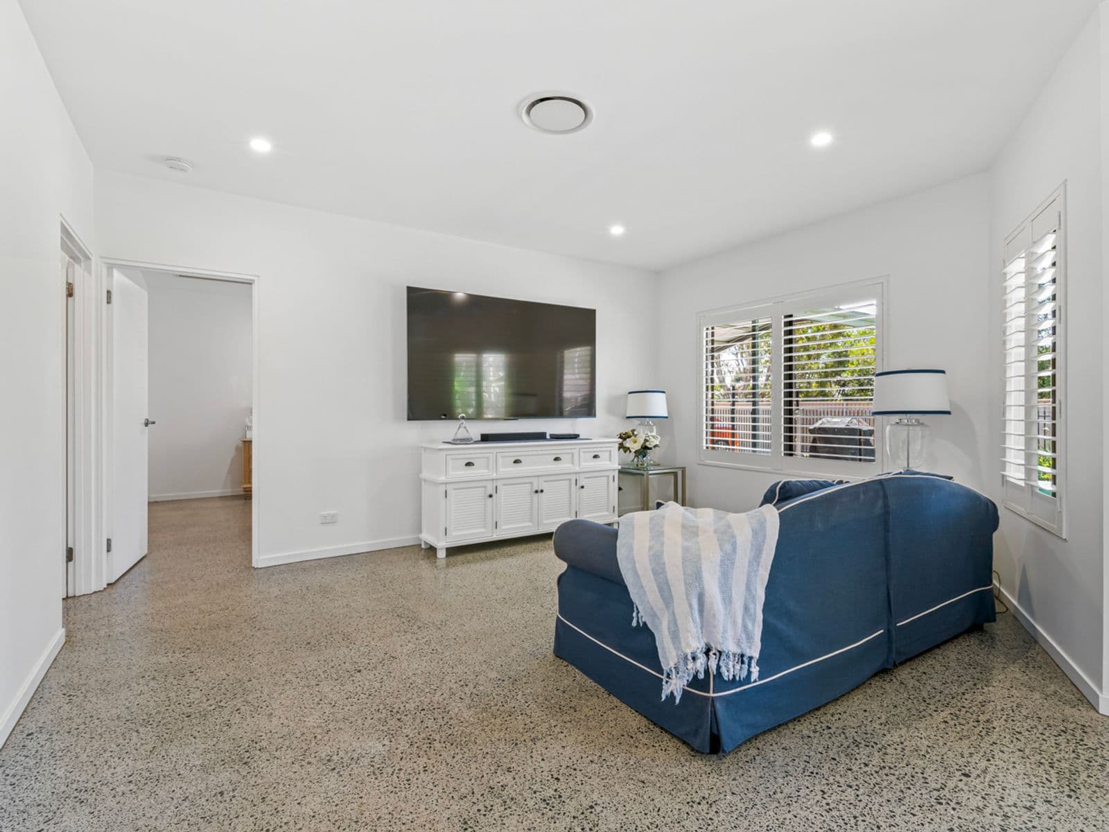 37 Stradbroke Street, Redland Bay QLD 4165, Redland Bay - Thumbnail 8