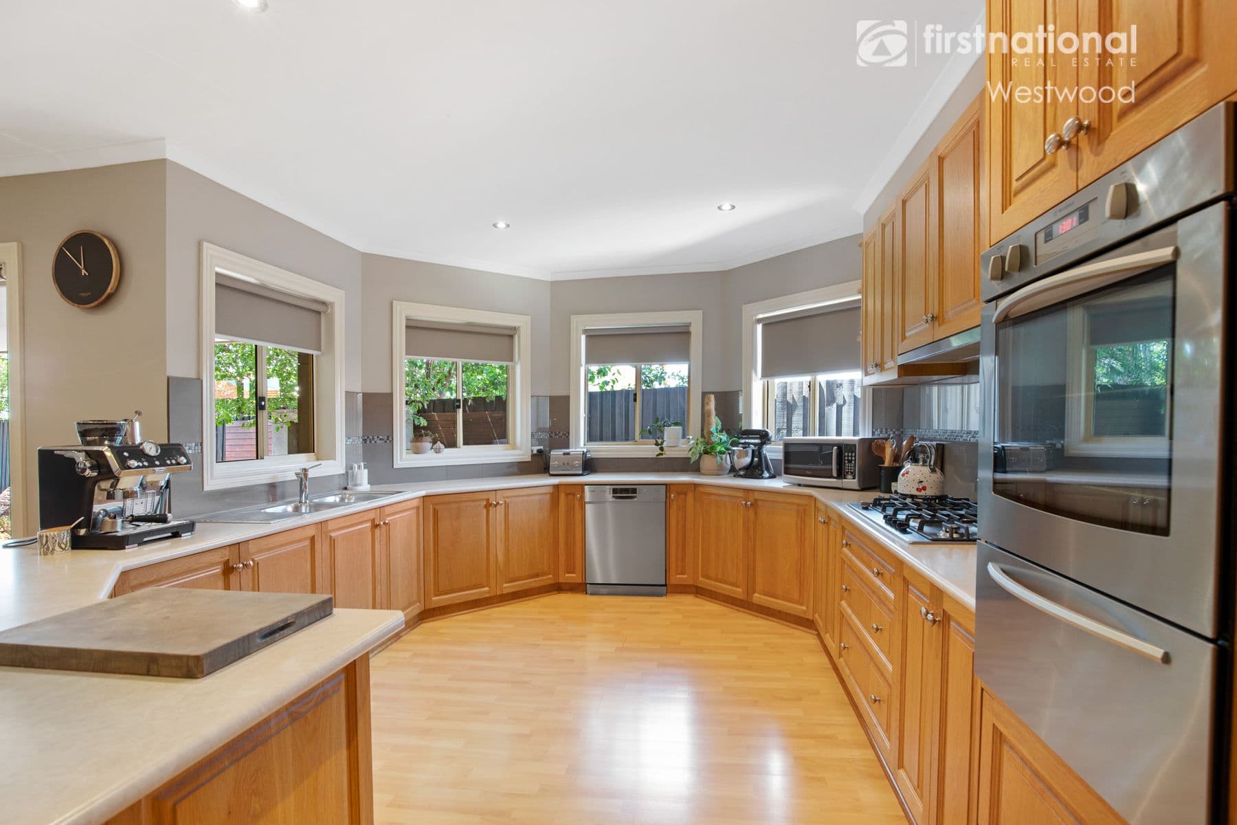 9 Nicholson Close, Werribee VIC 3030, Werribee - Thumbnail 4