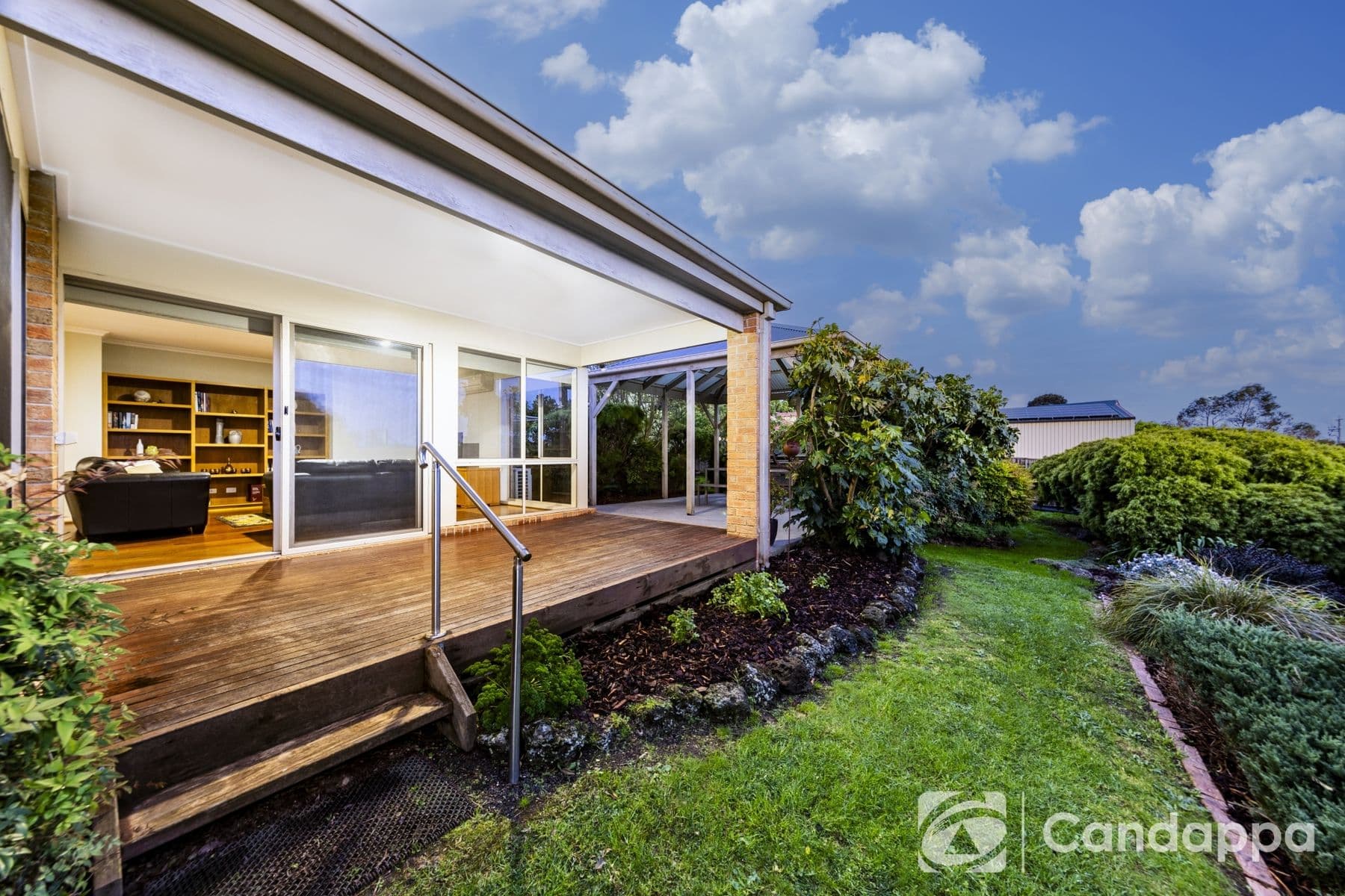 23 Mountain Vista Court, Drouin VIC 3818, Drouin - Thumbnail 2