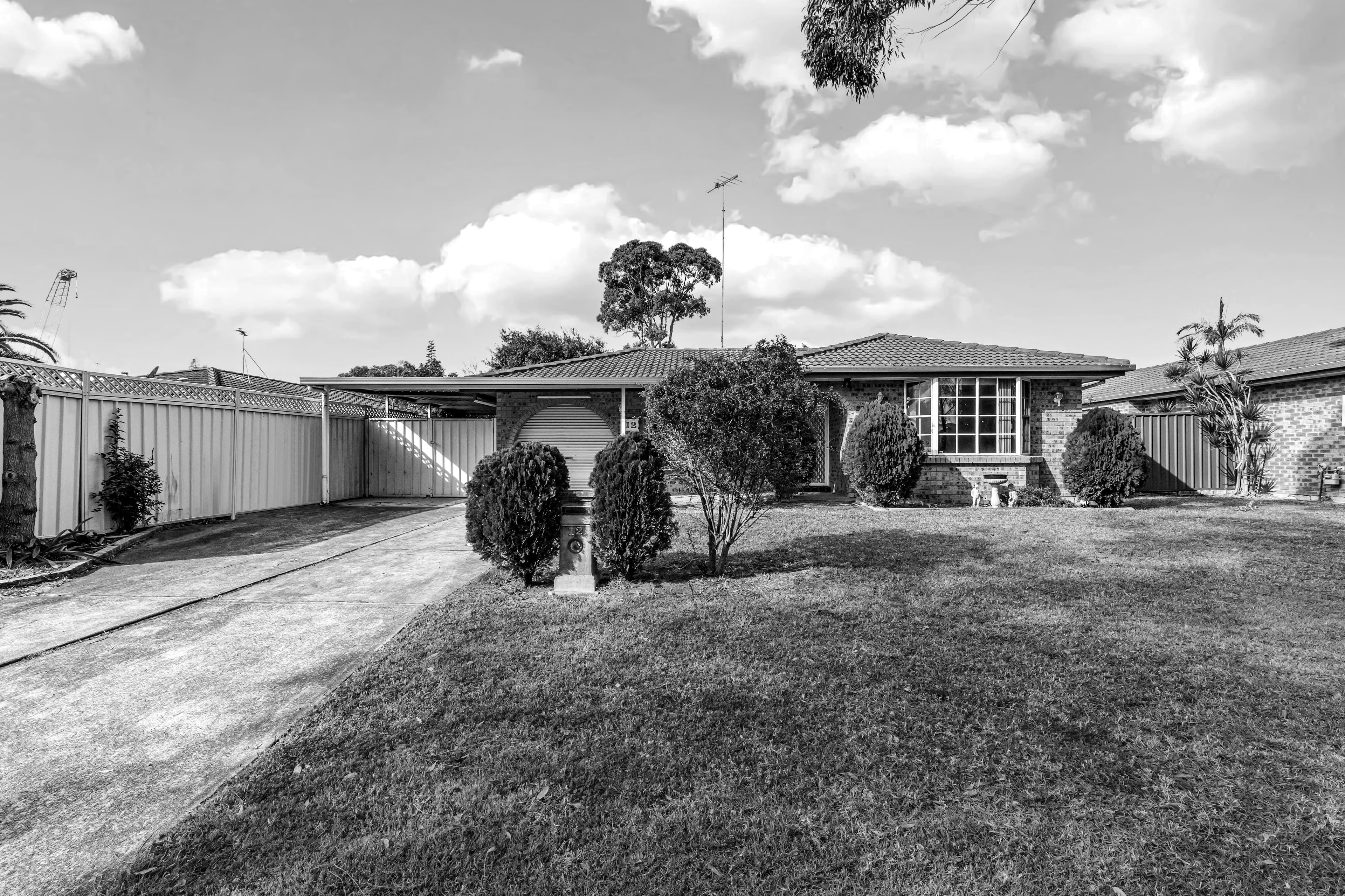 12 Dolphin Close, CLAREMONT MEADOWS, Claremont Meadows - Image 1
