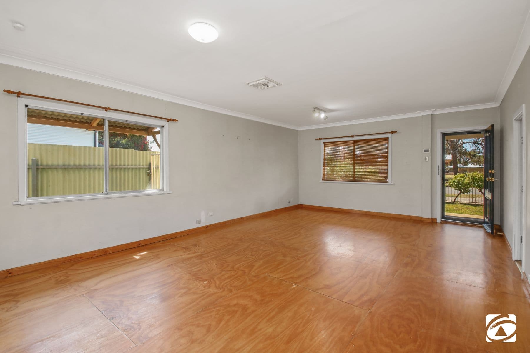 189 Brazil Street, Broken Hill NSW 2880, Broken Hill - Thumbnail 2