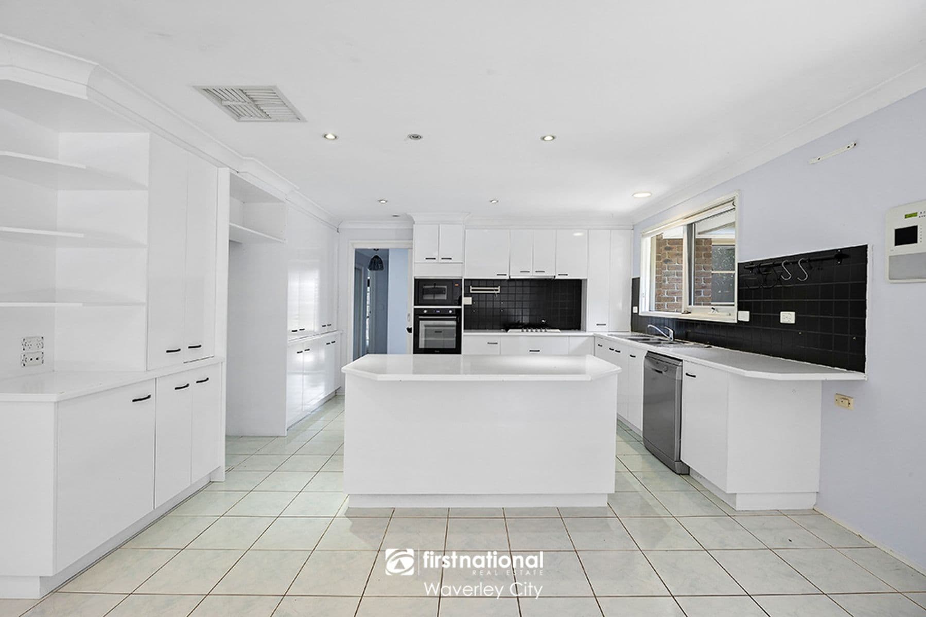 30 Timbertop Drive, Rowville VIC 3178, Rowville - Thumbnail 3