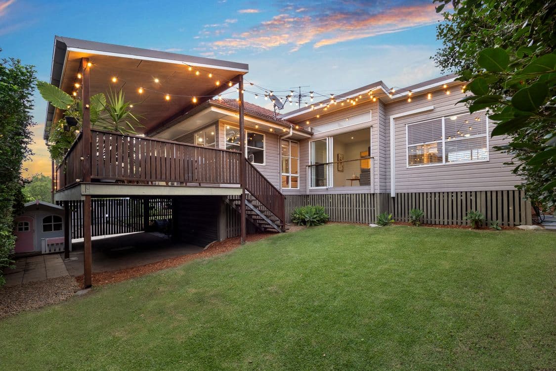33 Quandeine Street, STAFFORD, QLD 4053, Stafford - Thumbnail 2