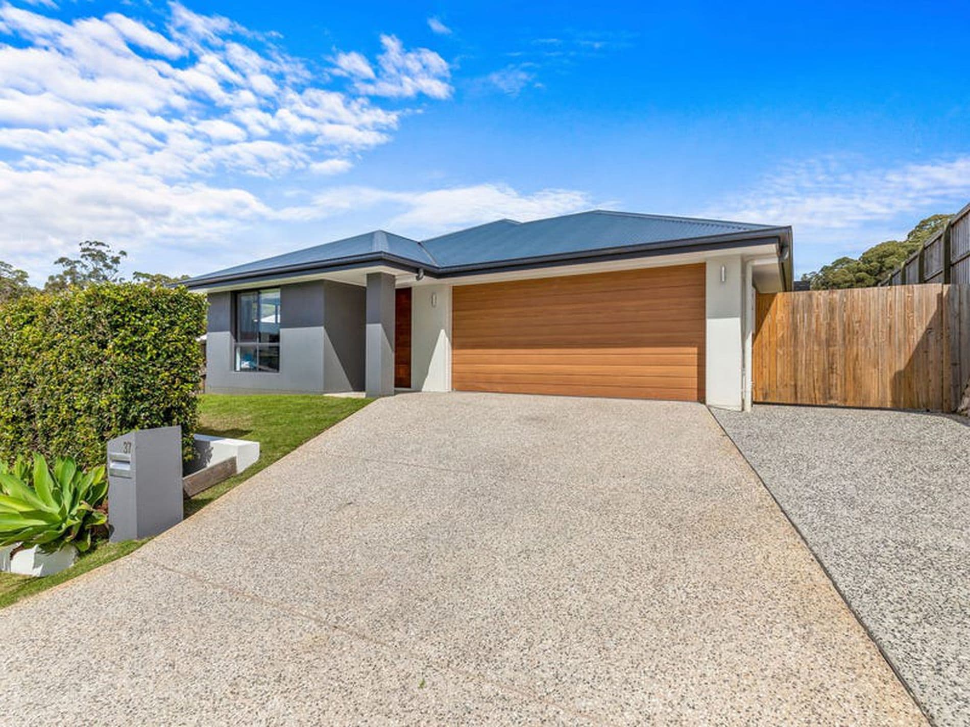 37 Creekside Circuit , Nambour, Nambour - Thumbnail 2