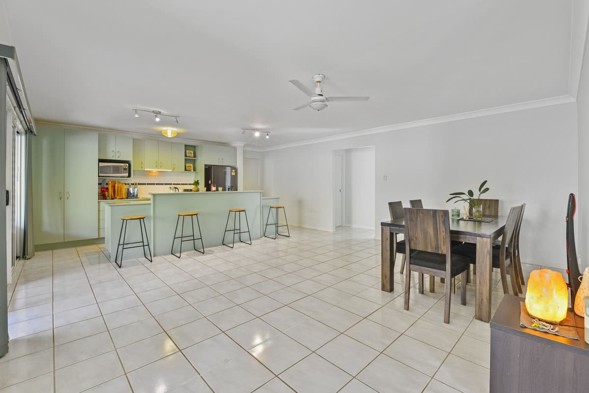 11 Lilyvale Crescent, ORMEAU QLD 4208, Ormeau - Thumbnail 5