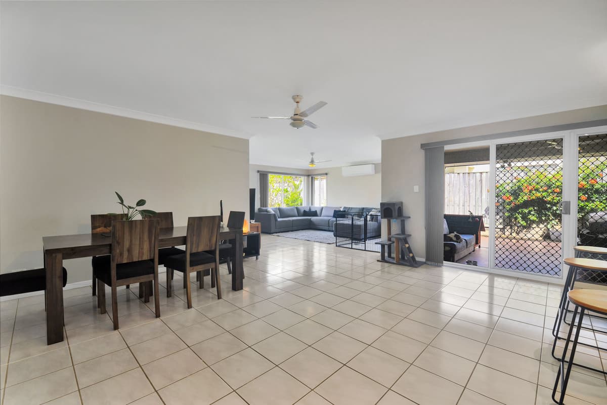 11 Lilyvale Crescent, ORMEAU QLD 4208, Ormeau - Thumbnail 6