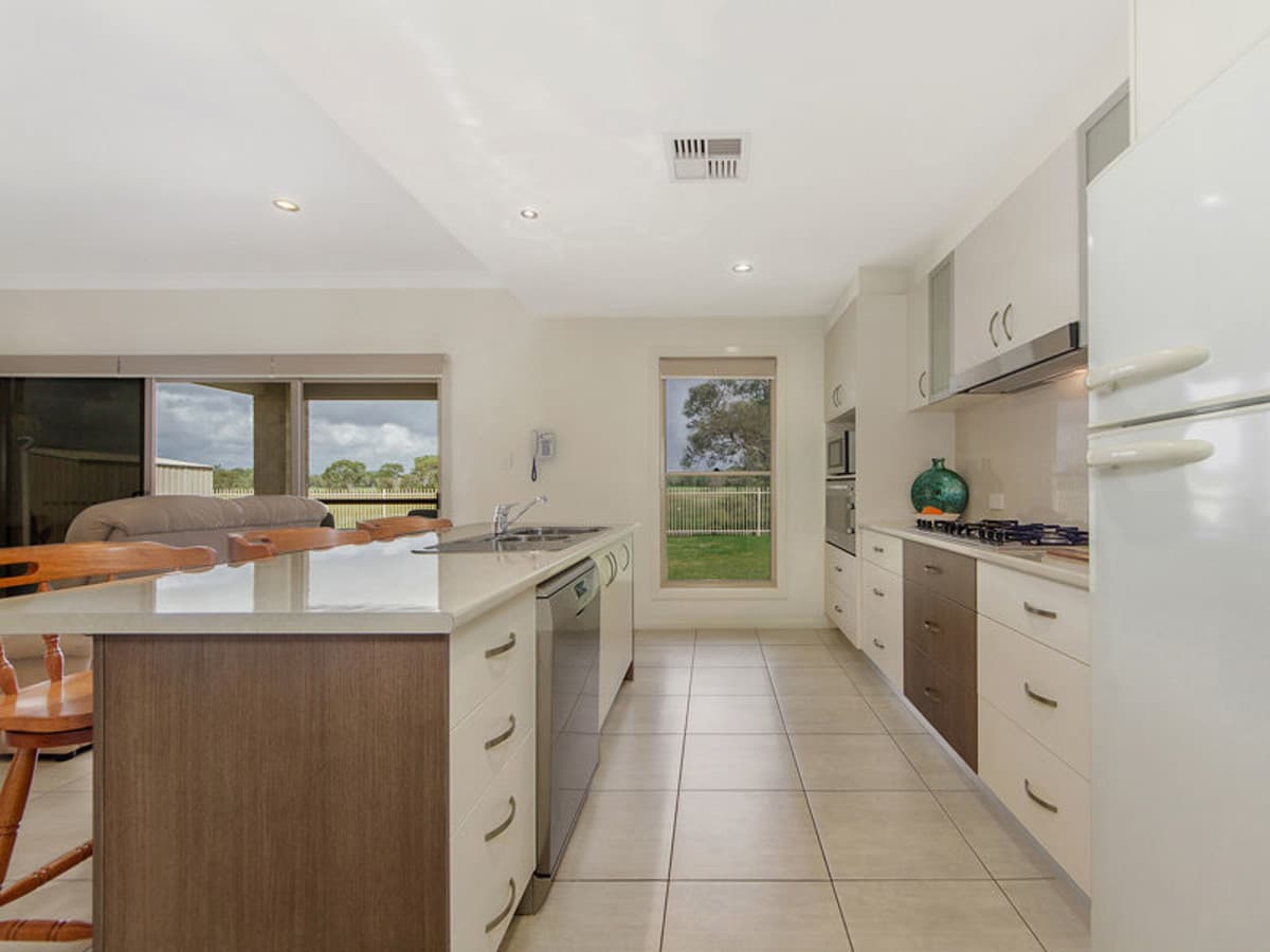 41 ESPLANADE Street, JACOBS WELL QLD 4208, Jacobs Well - Thumbnail 6